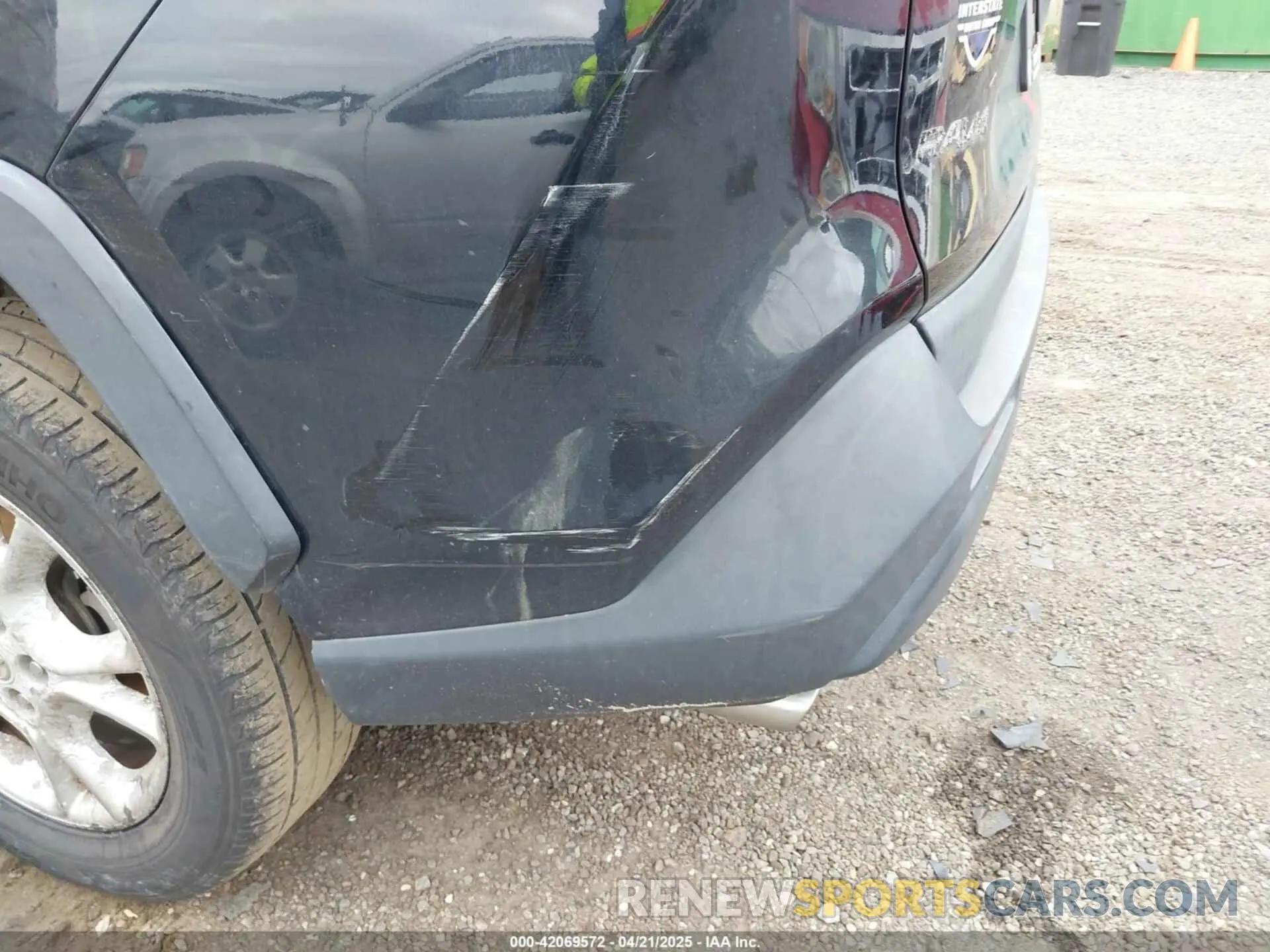 19 Photograph of a damaged car 2T3P1RFV9KC015647 TOYOTA RAV4 2019