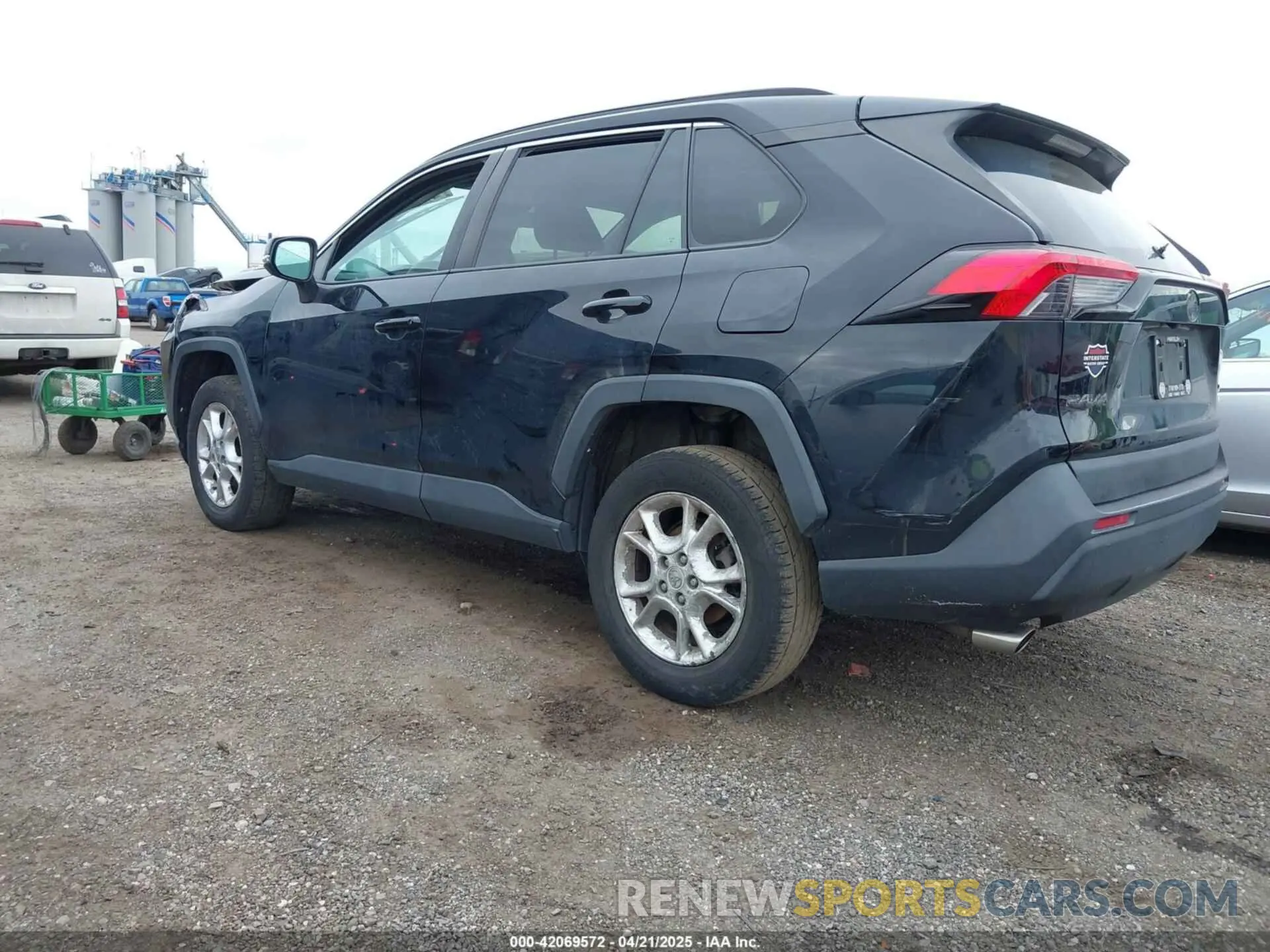 3 Photograph of a damaged car 2T3P1RFV9KC015647 TOYOTA RAV4 2019