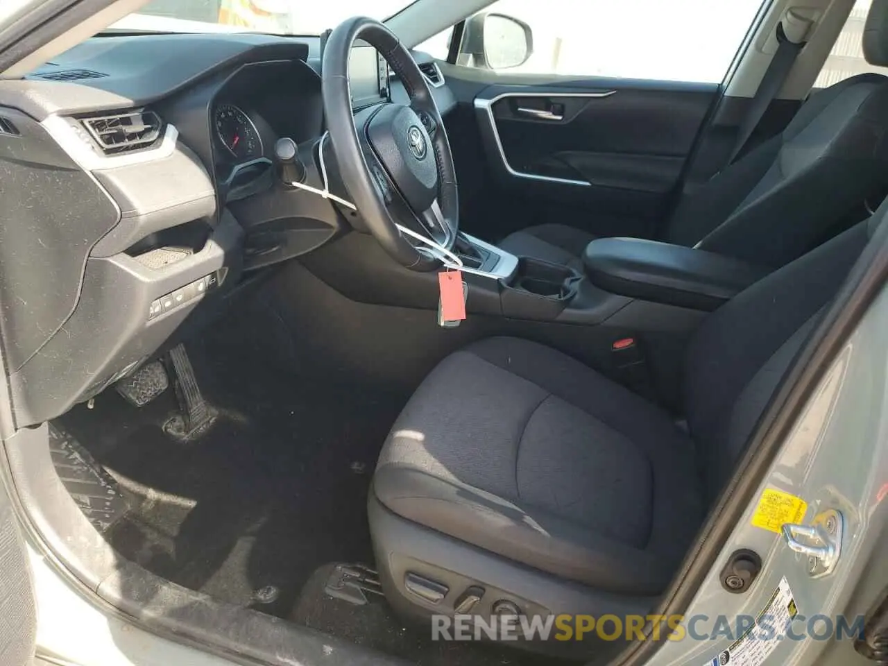 7 Photograph of a damaged car 2T3P1RFV9KC050530 TOYOTA RAV4 2019