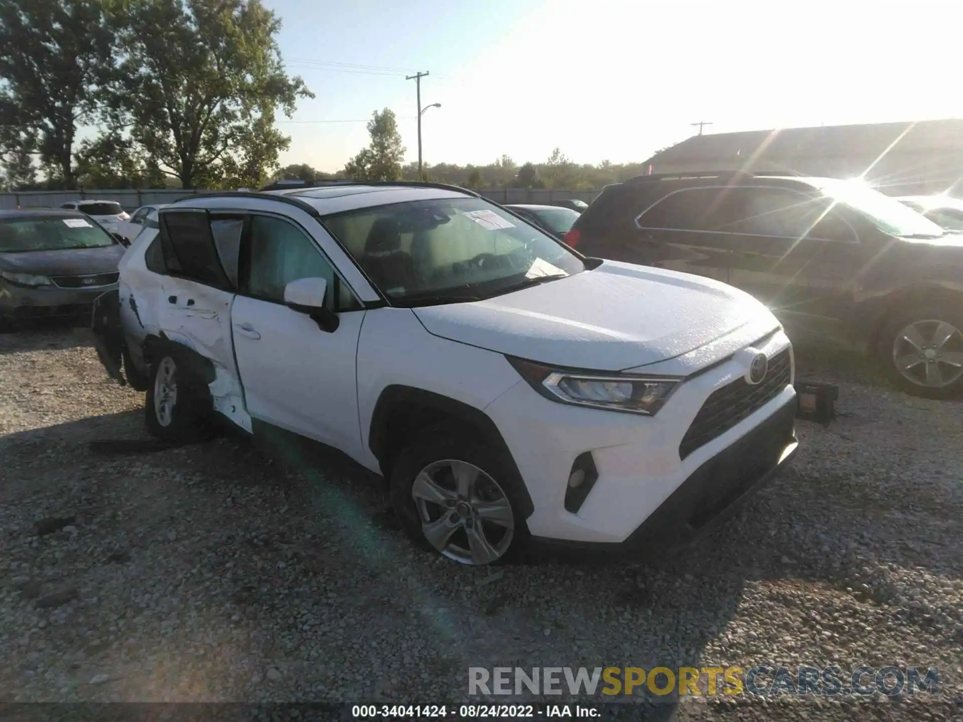 1 Photograph of a damaged car 2T3P1RFV9KW007787 TOYOTA RAV4 2019