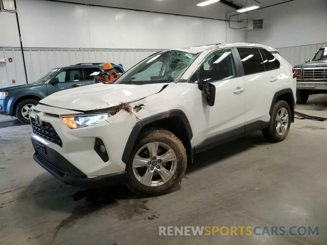1 Photograph of a damaged car 2T3P1RFV9KW009992 TOYOTA RAV4 2019