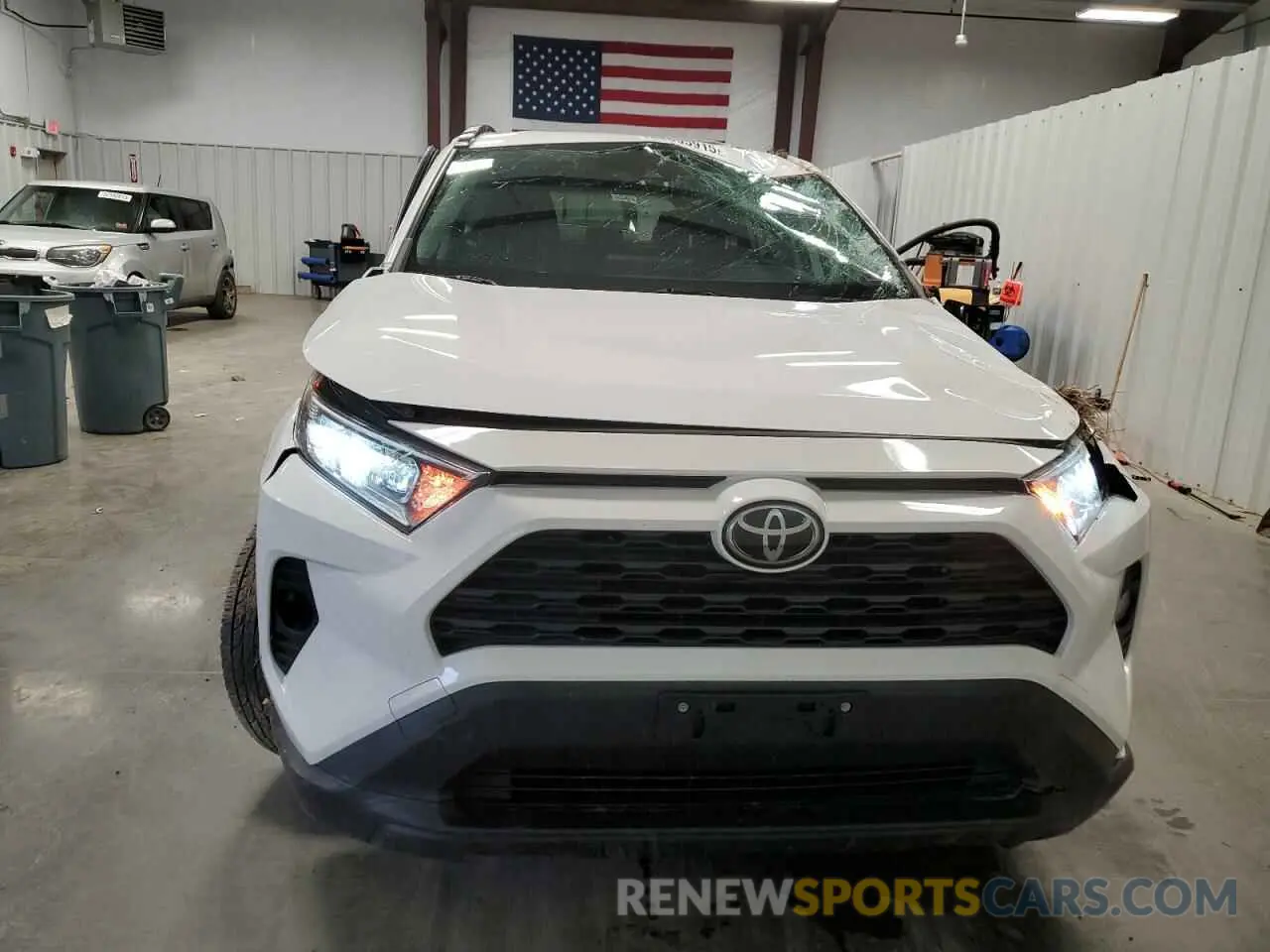 5 Photograph of a damaged car 2T3P1RFV9KW009992 TOYOTA RAV4 2019