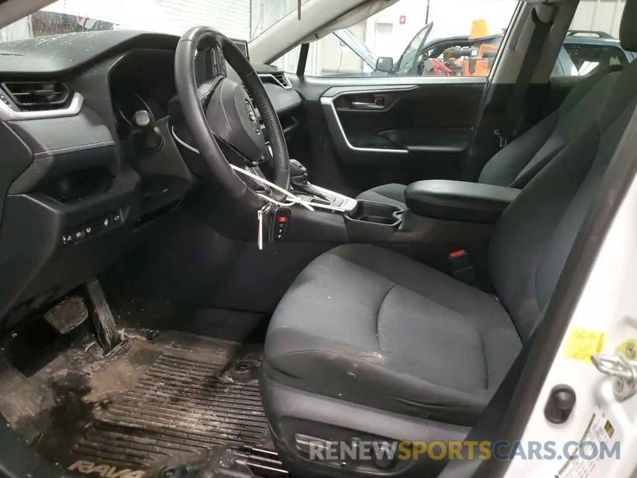 7 Photograph of a damaged car 2T3P1RFV9KW009992 TOYOTA RAV4 2019