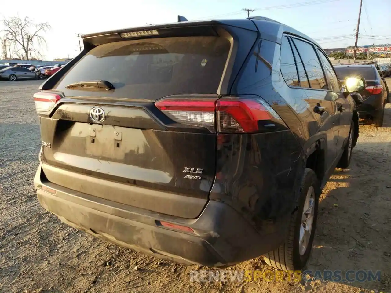 4 Photograph of a damaged car 2T3P1RFV9KW016134 TOYOTA RAV4 2019