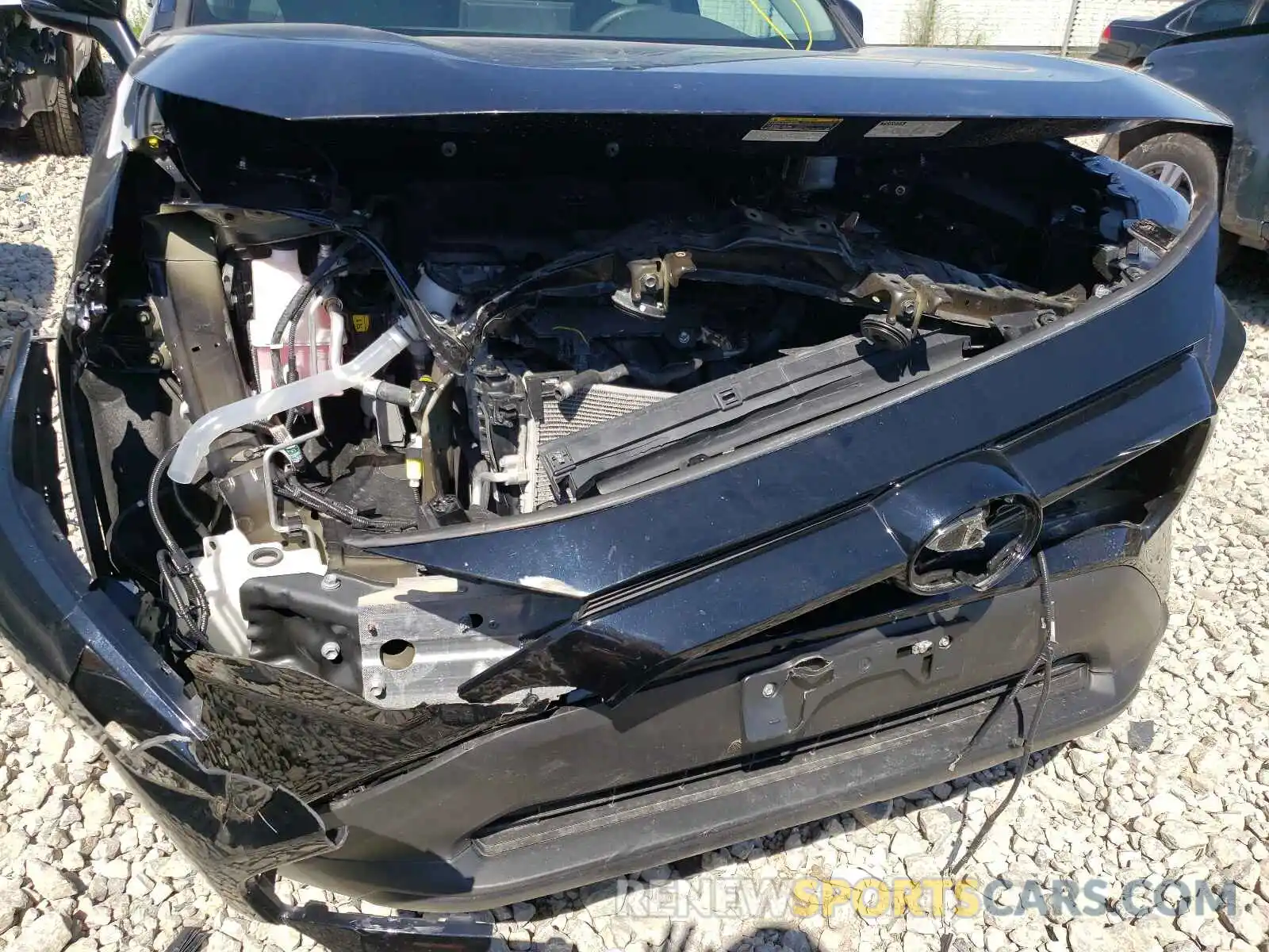 9 Photograph of a damaged car 2T3P1RFV9KW060098 TOYOTA RAV4 2019