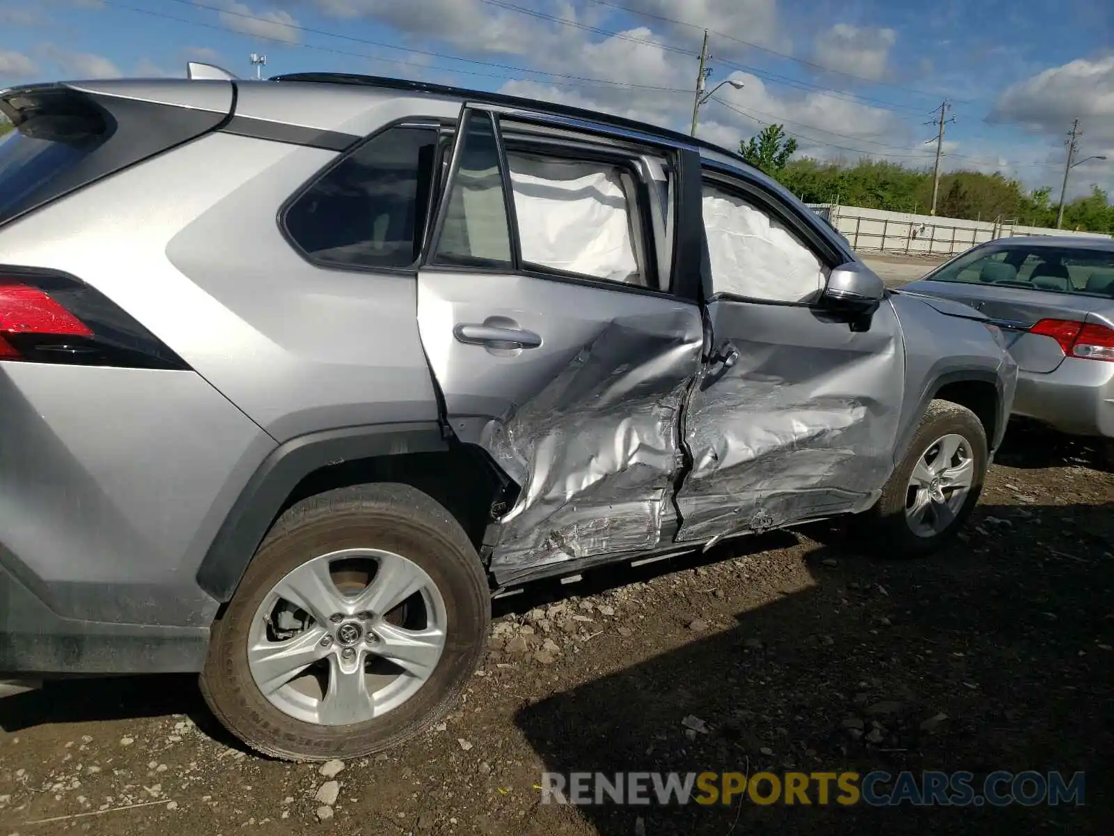 9 Photograph of a damaged car 2T3P1RFVXKC018928 TOYOTA RAV4 2019