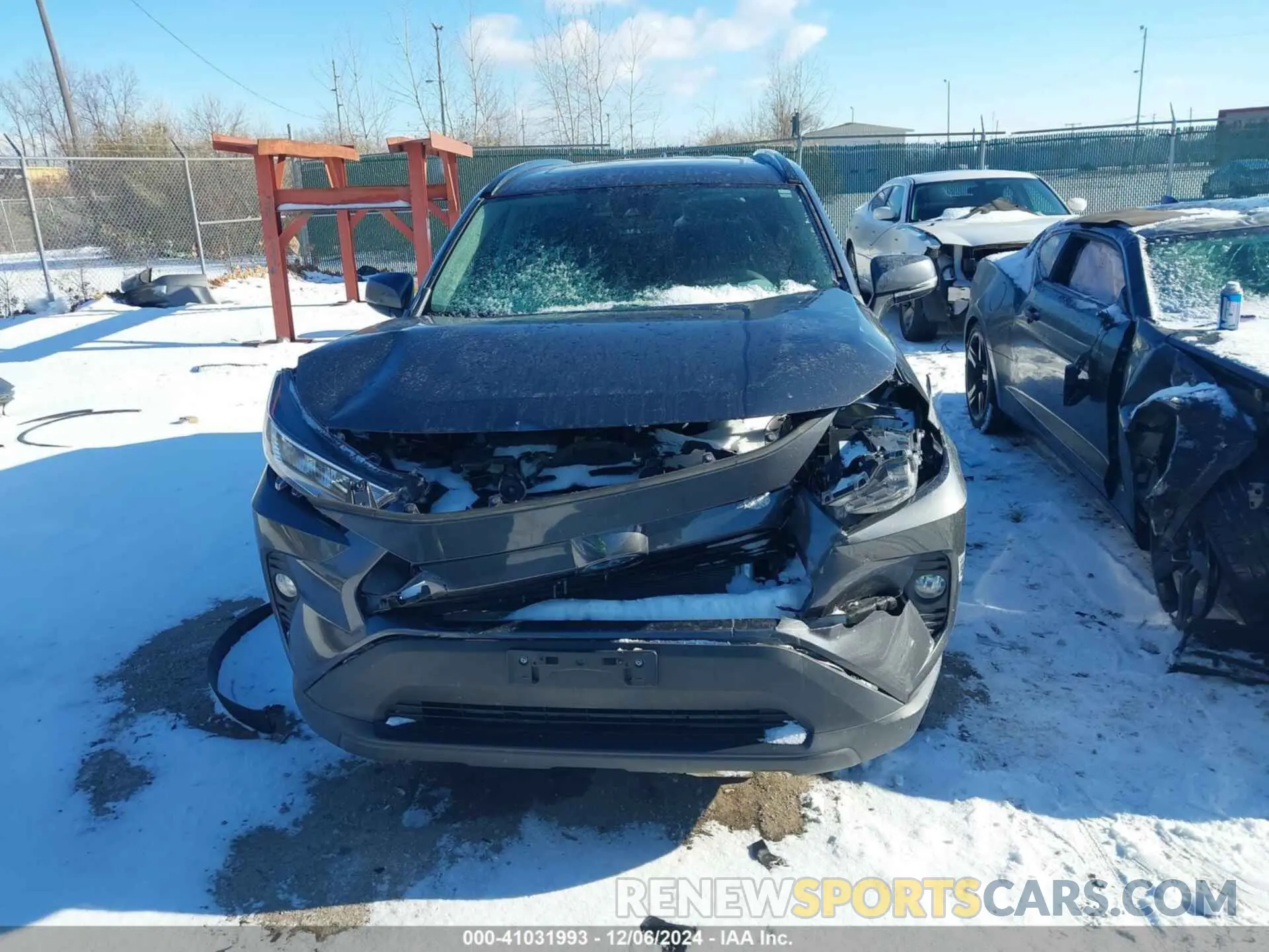 12 Photograph of a damaged car 2T3P1RFVXKC020601 TOYOTA RAV4 2019