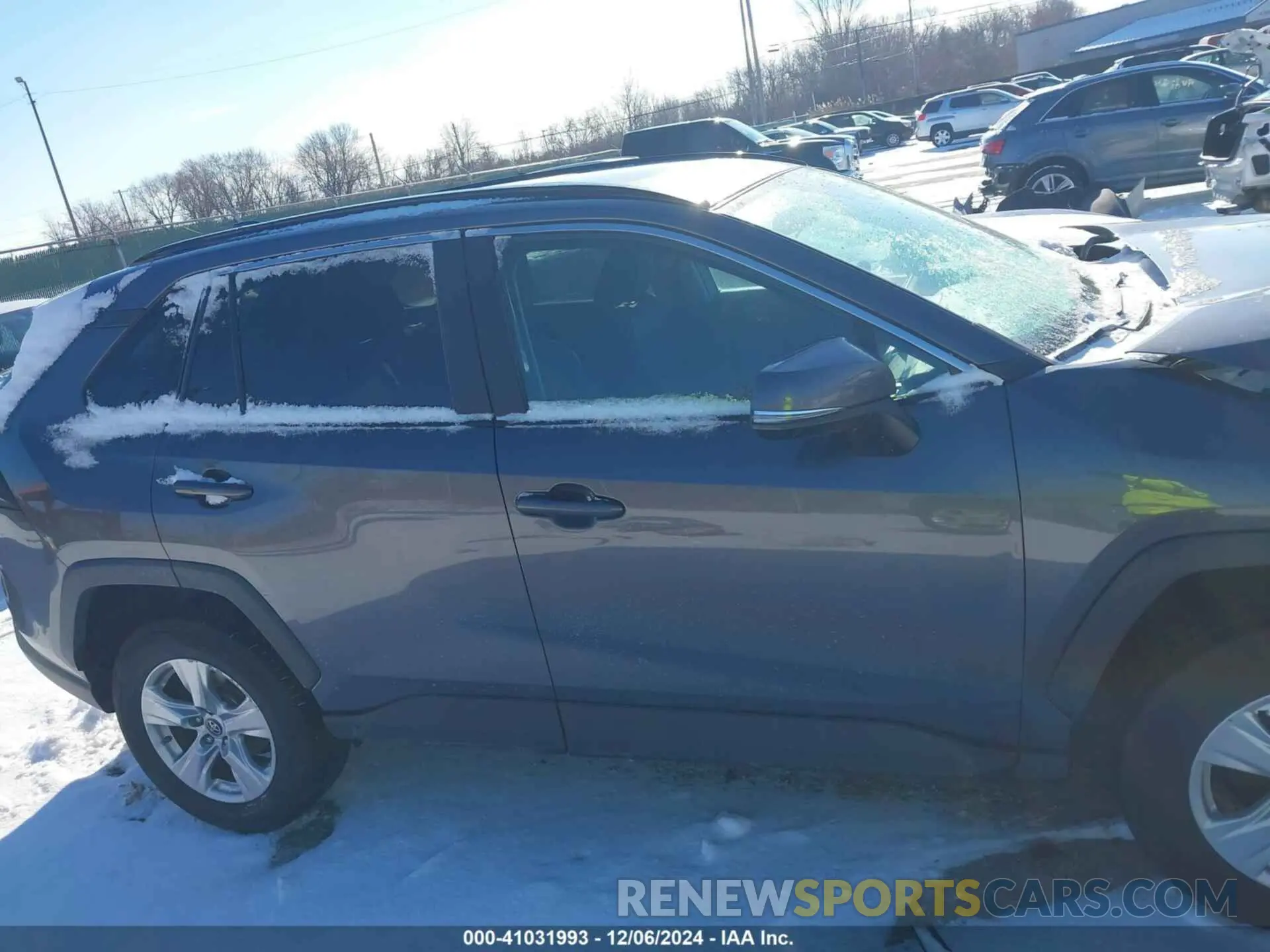 13 Photograph of a damaged car 2T3P1RFVXKC020601 TOYOTA RAV4 2019