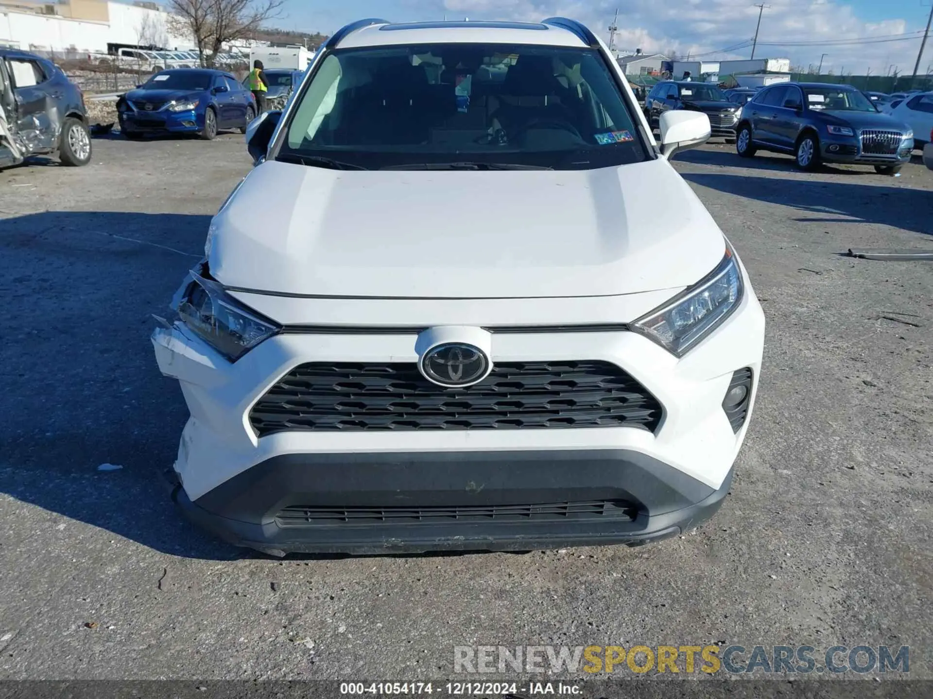 12 Photograph of a damaged car 2T3P1RFVXKC039696 TOYOTA RAV4 2019