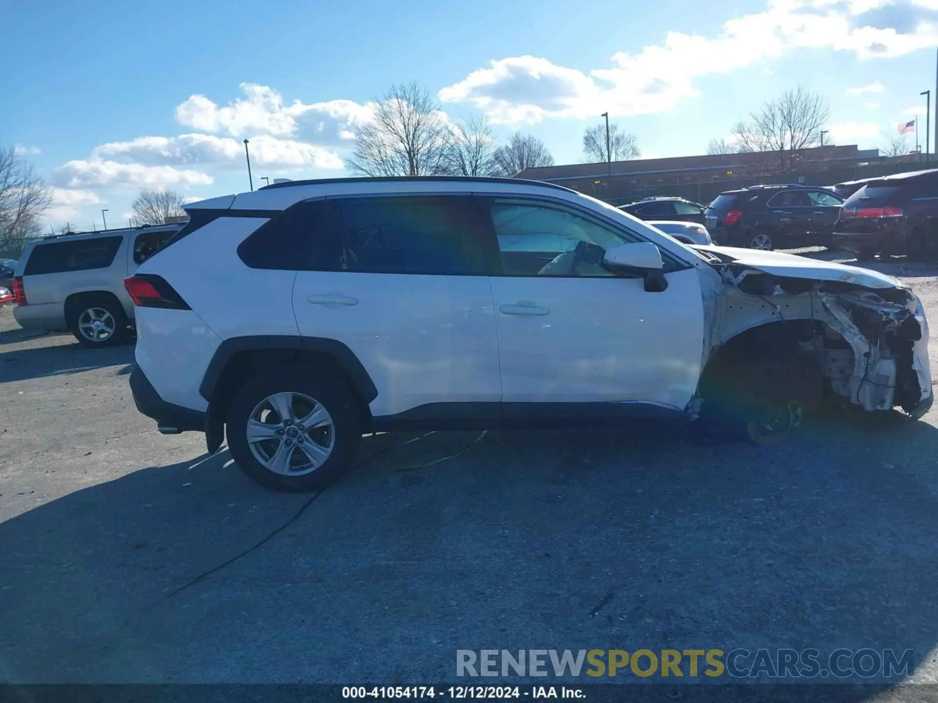 13 Photograph of a damaged car 2T3P1RFVXKC039696 TOYOTA RAV4 2019