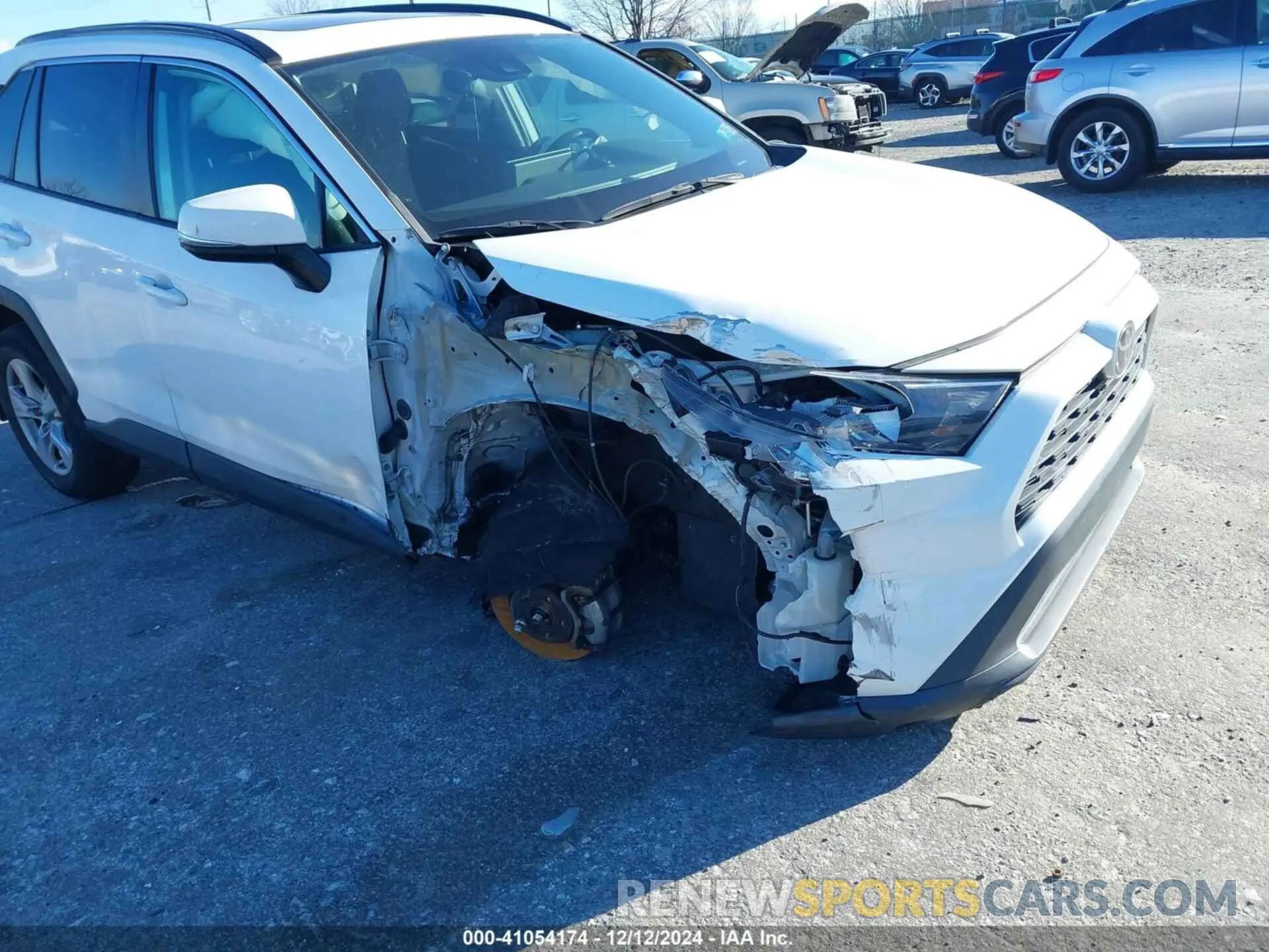 6 Photograph of a damaged car 2T3P1RFVXKC039696 TOYOTA RAV4 2019