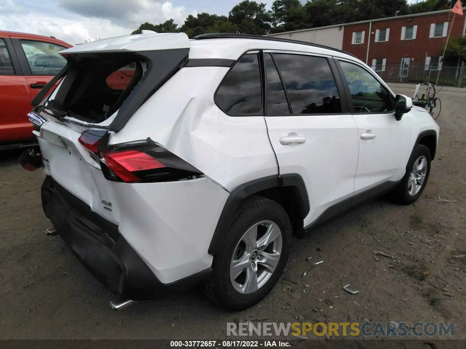 4 Photograph of a damaged car 2T3P1RFVXKW023996 TOYOTA RAV4 2019