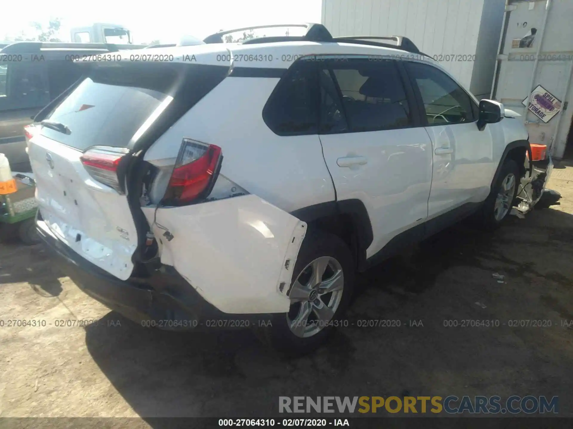 4 Photograph of a damaged car 2T3P1RFVXKW049076 TOYOTA RAV4 2019