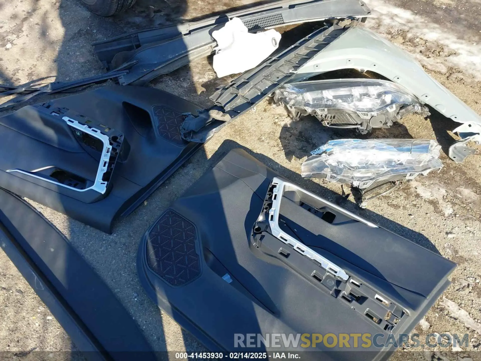 12 Photograph of a damaged car 2T3P1RFVXKW052589 TOYOTA RAV4 2019