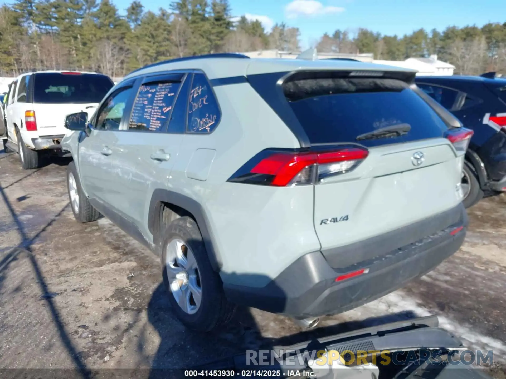 15 Photograph of a damaged car 2T3P1RFVXKW052589 TOYOTA RAV4 2019