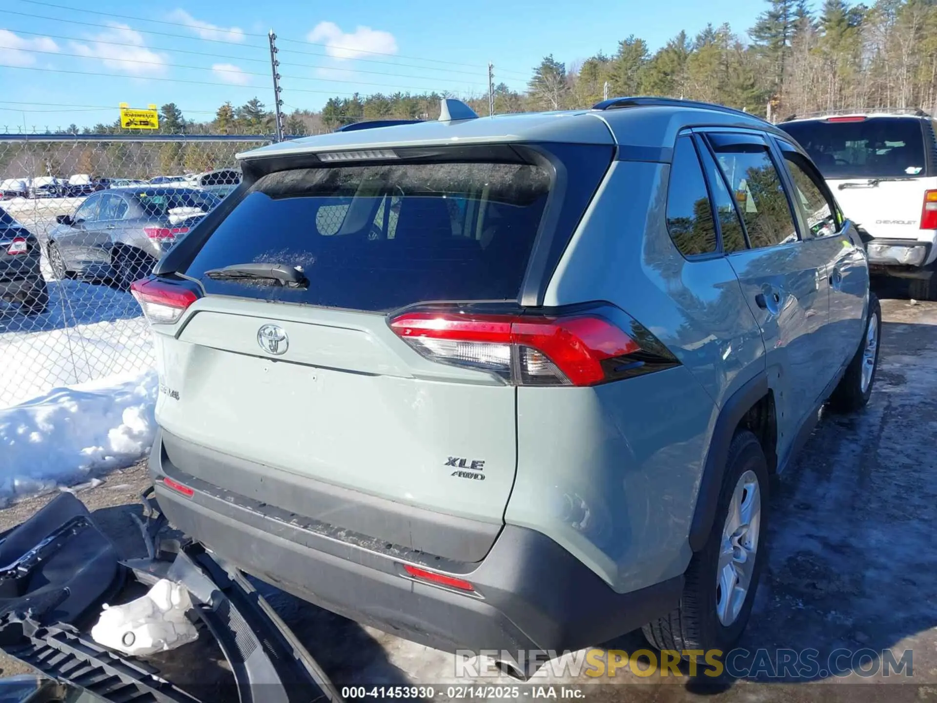 17 Photograph of a damaged car 2T3P1RFVXKW052589 TOYOTA RAV4 2019