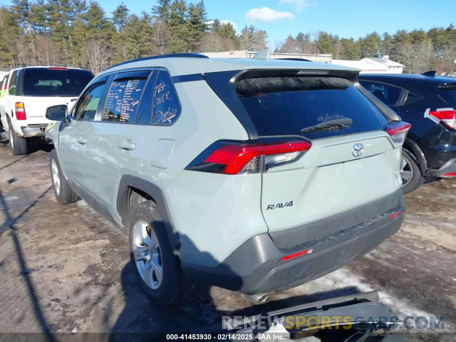 3 Photograph of a damaged car 2T3P1RFVXKW052589 TOYOTA RAV4 2019