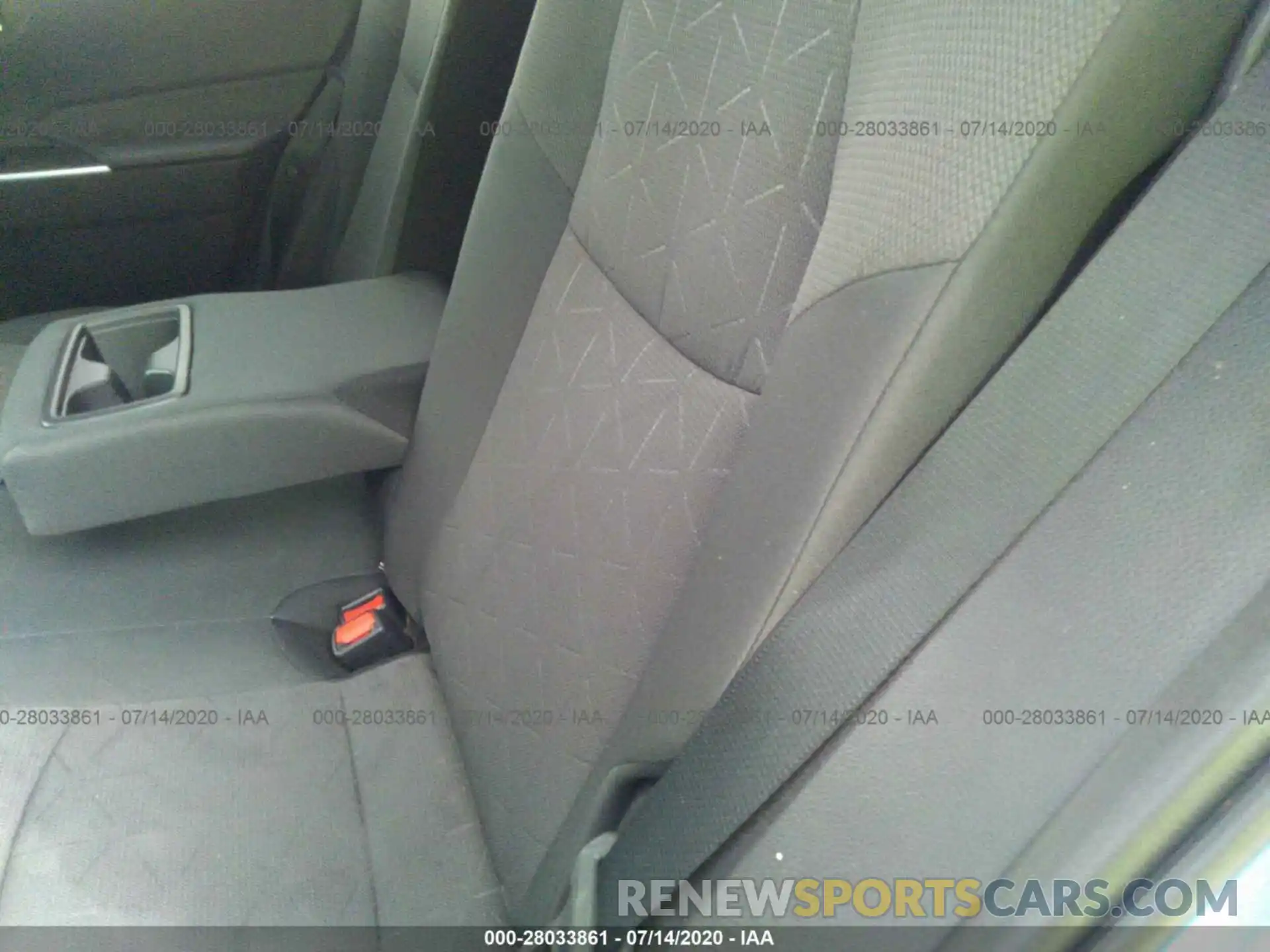 8 Photograph of a damaged car 2T3P1RFVXKW061308 TOYOTA RAV4 2019