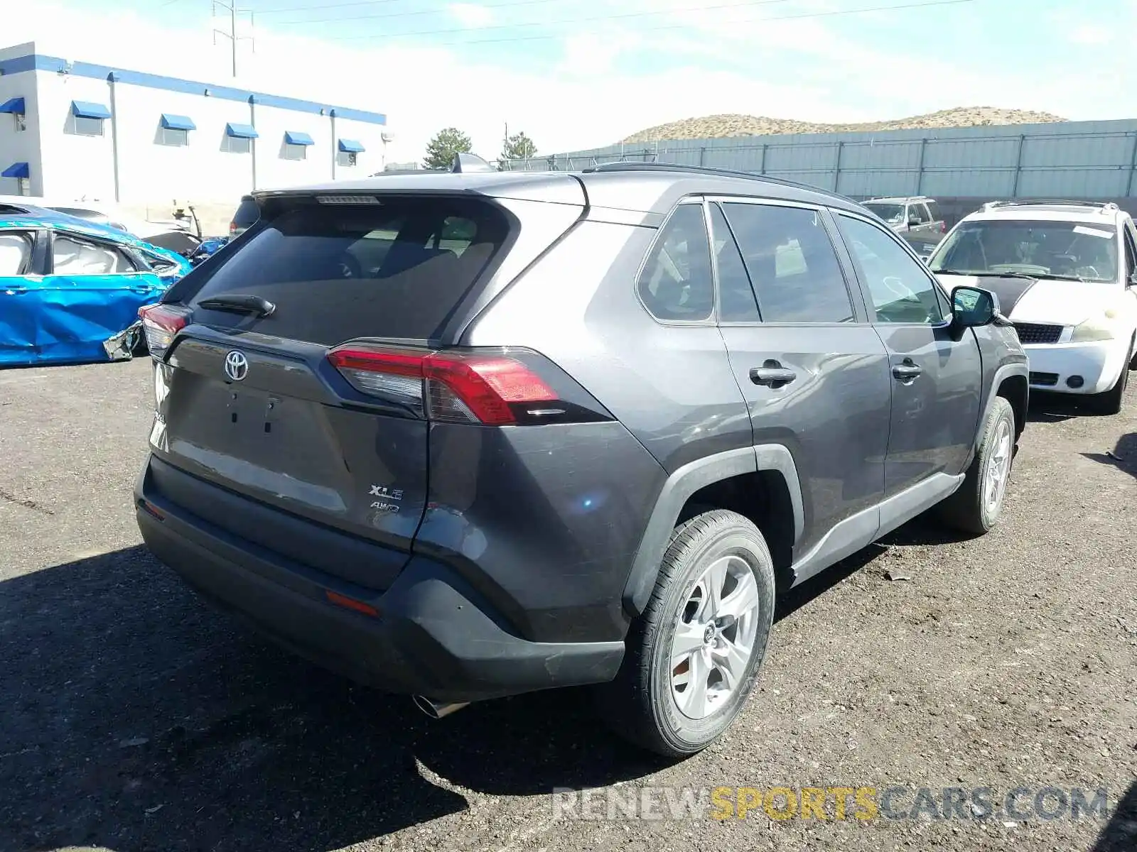 4 Photograph of a damaged car 2T3P1RFVXKW063639 TOYOTA RAV4 2019