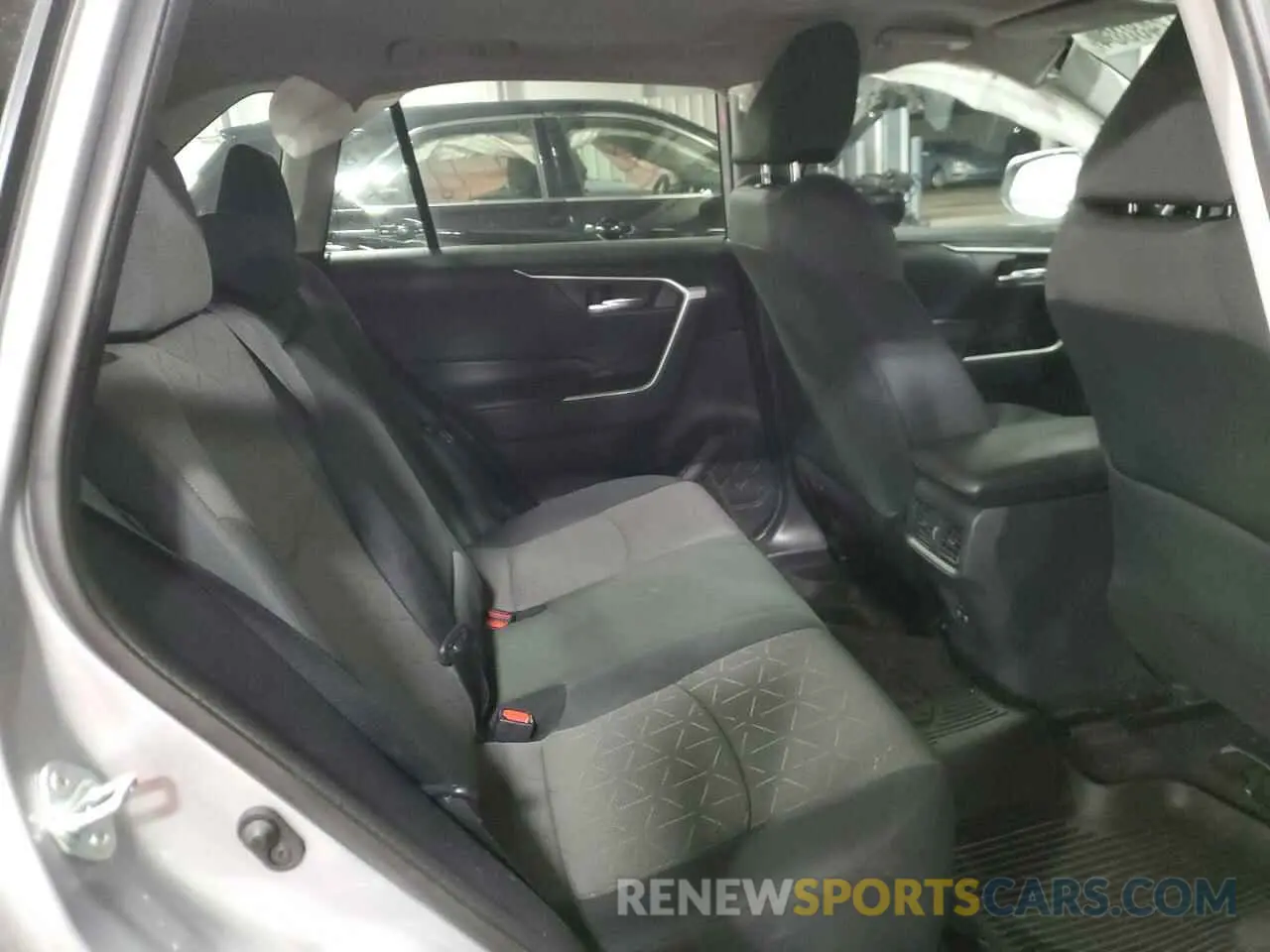 11 Photograph of a damaged car 2T3P1RFVXKW083566 TOYOTA RAV4 2019