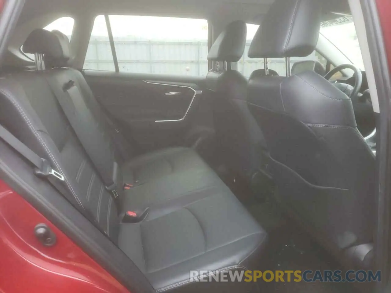 6 Photograph of a damaged car 2T3R1RFV3KC003194 TOYOTA RAV4 2019