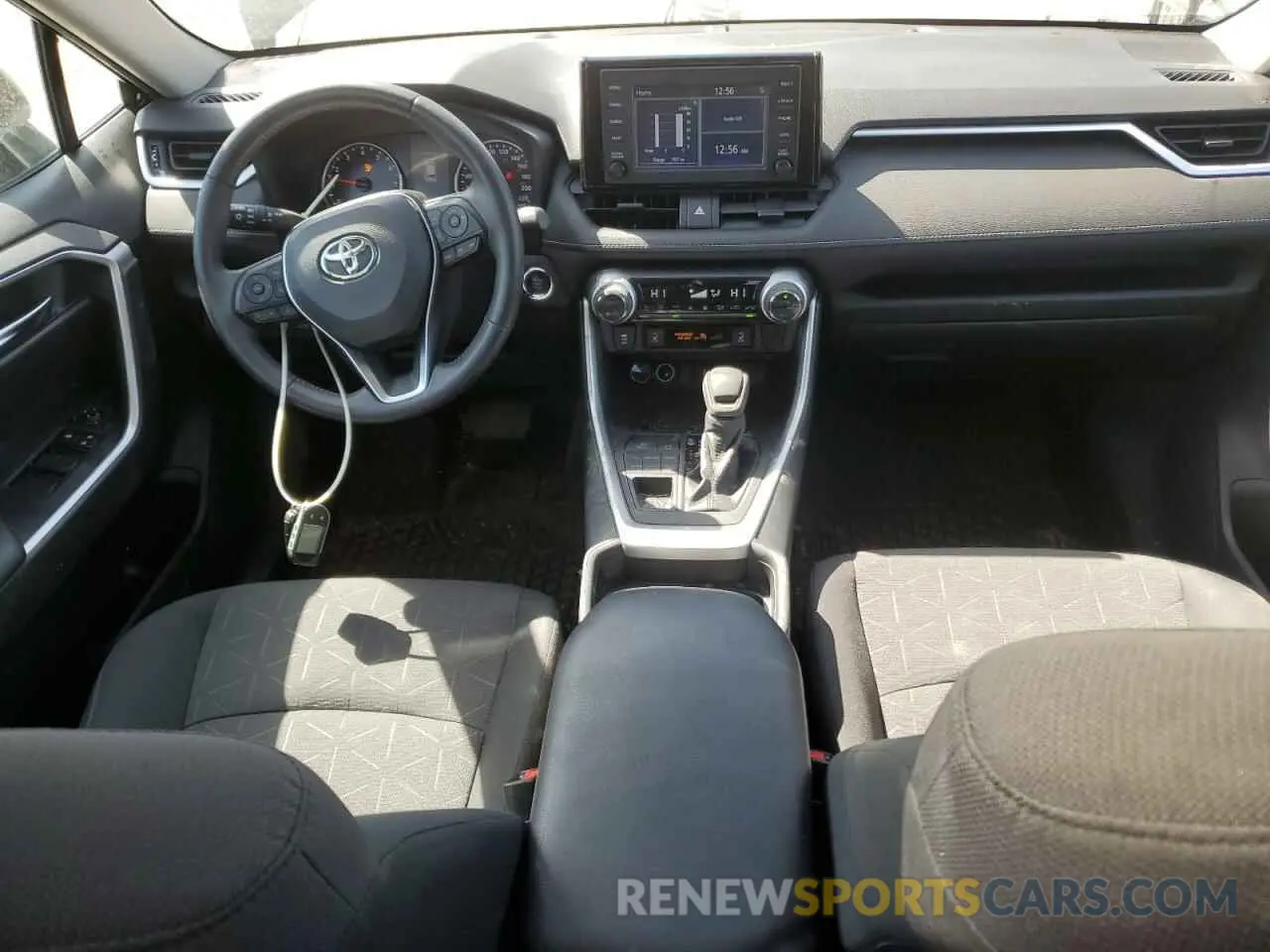 8 Photograph of a damaged car 2T3R1RFV8KC023960 TOYOTA RAV4 2019