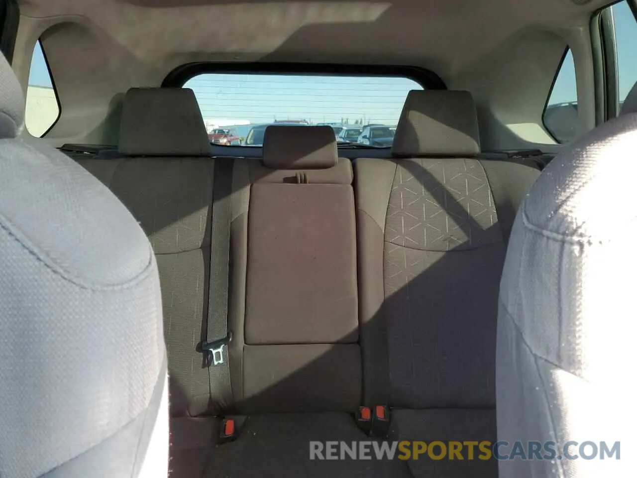 10 Photograph of a damaged car 2T3R1RFV8KC046977 TOYOTA RAV4 2019