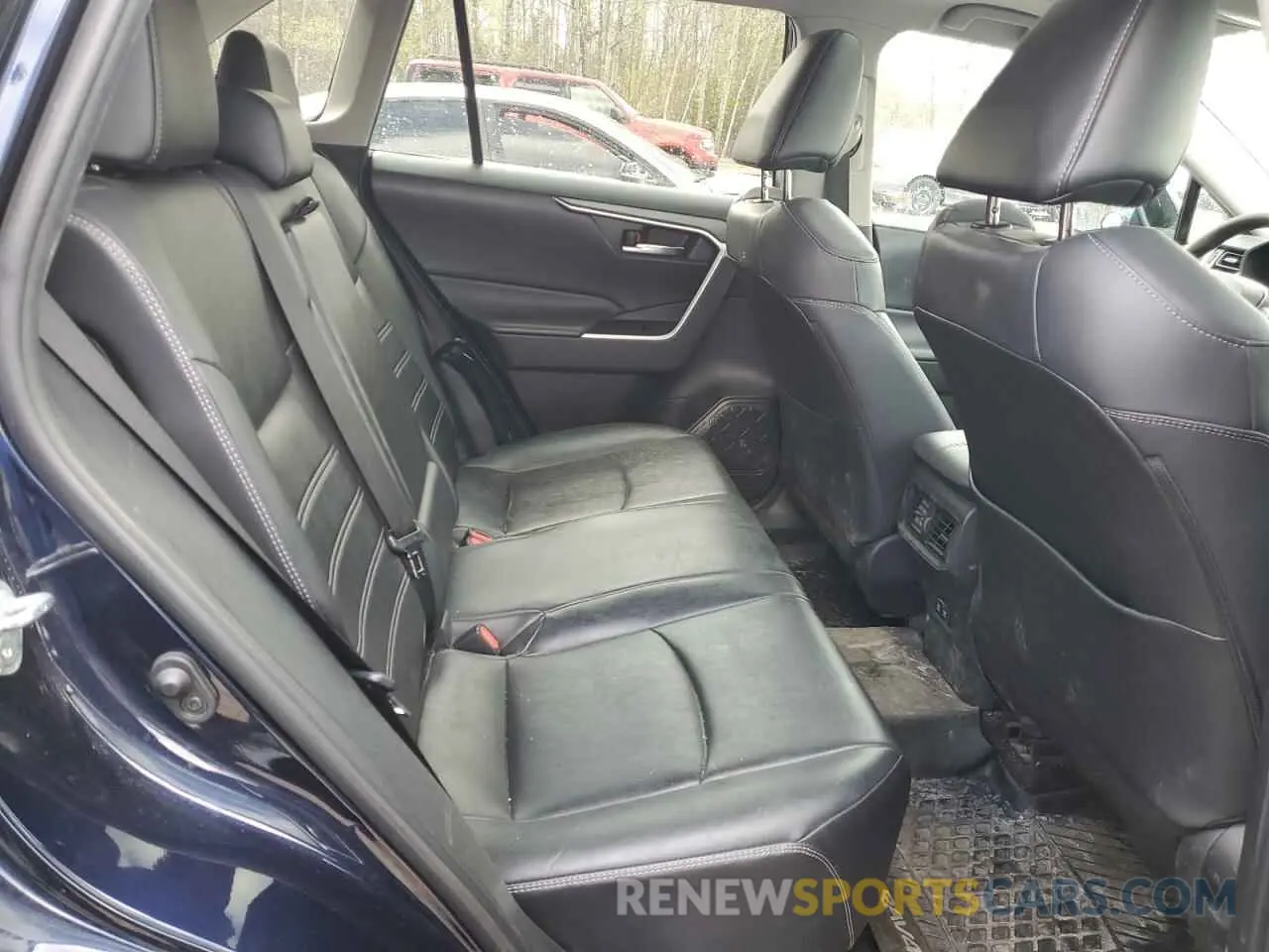 11 Photograph of a damaged car 2T3R1RFV9KW011654 TOYOTA RAV4 2019