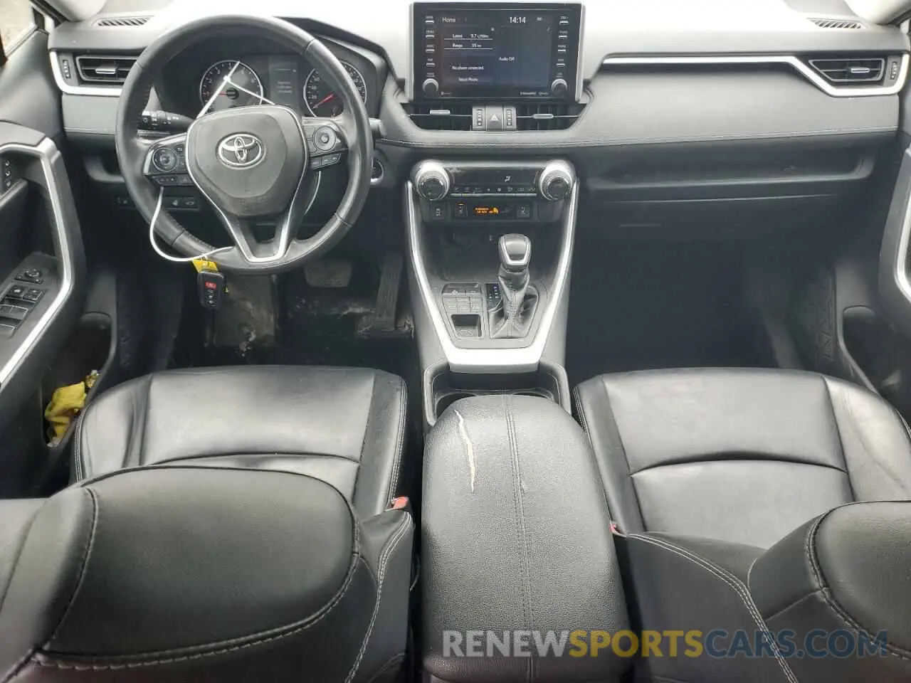 8 Photograph of a damaged car 2T3R1RFV9KW040491 TOYOTA RAV4 2019