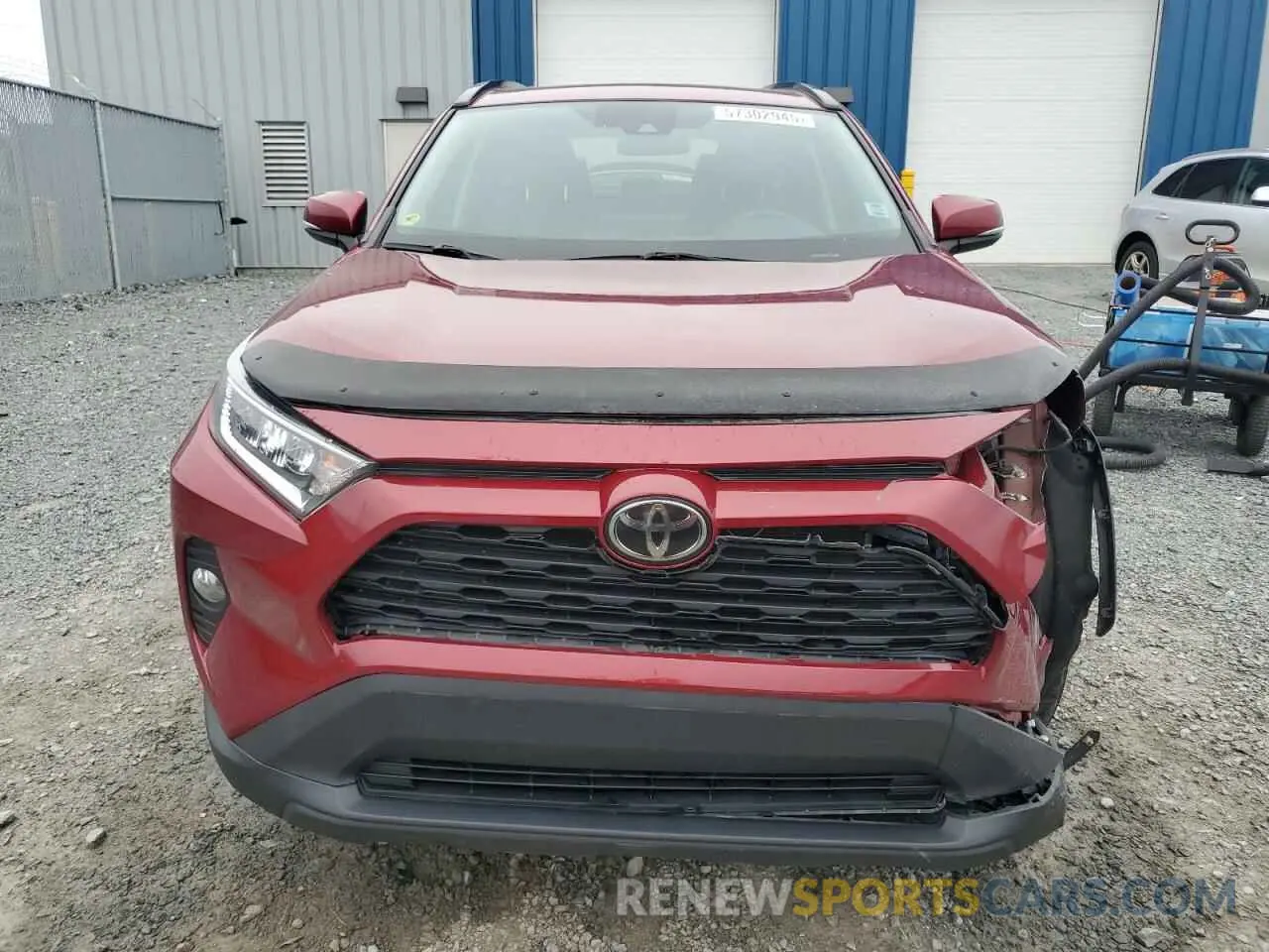 5 Photograph of a damaged car 2T3R1RFV9KW043939 TOYOTA RAV4 2019