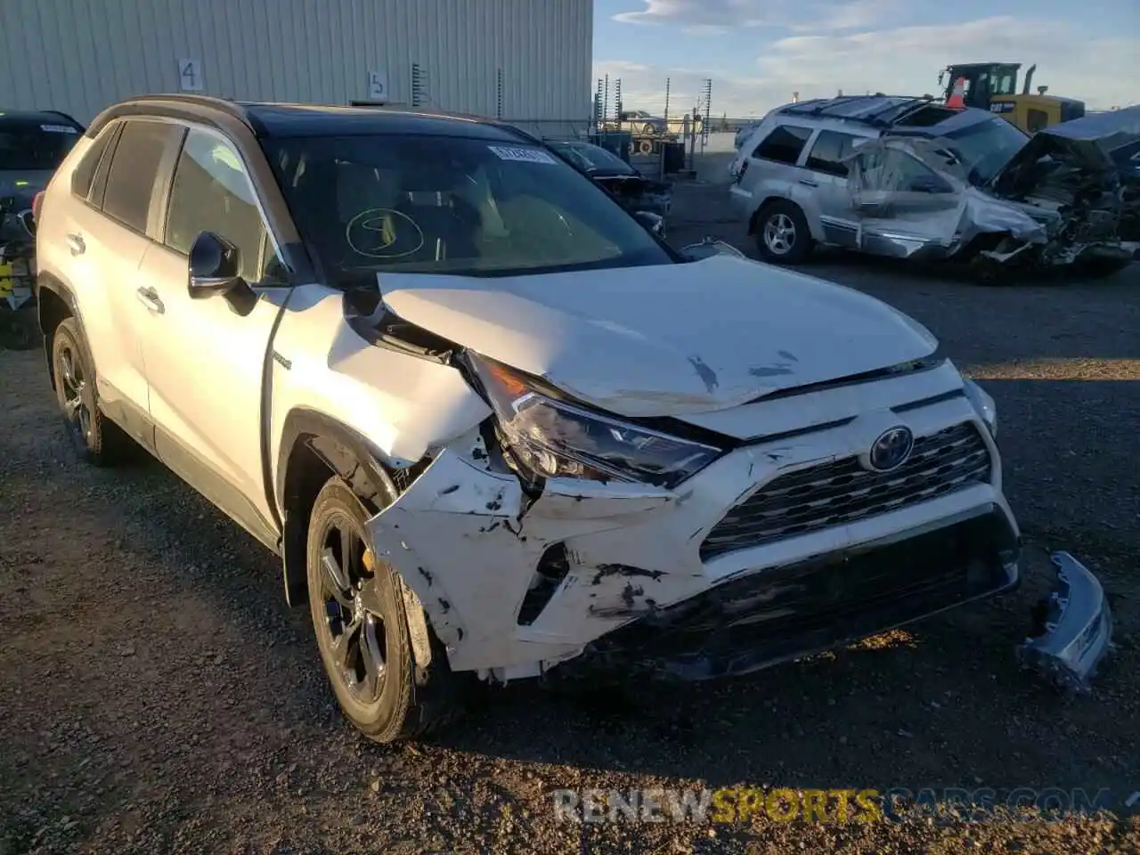 1 Photograph of a damaged car 2T3RWRFV0KW003234 TOYOTA RAV4 2019