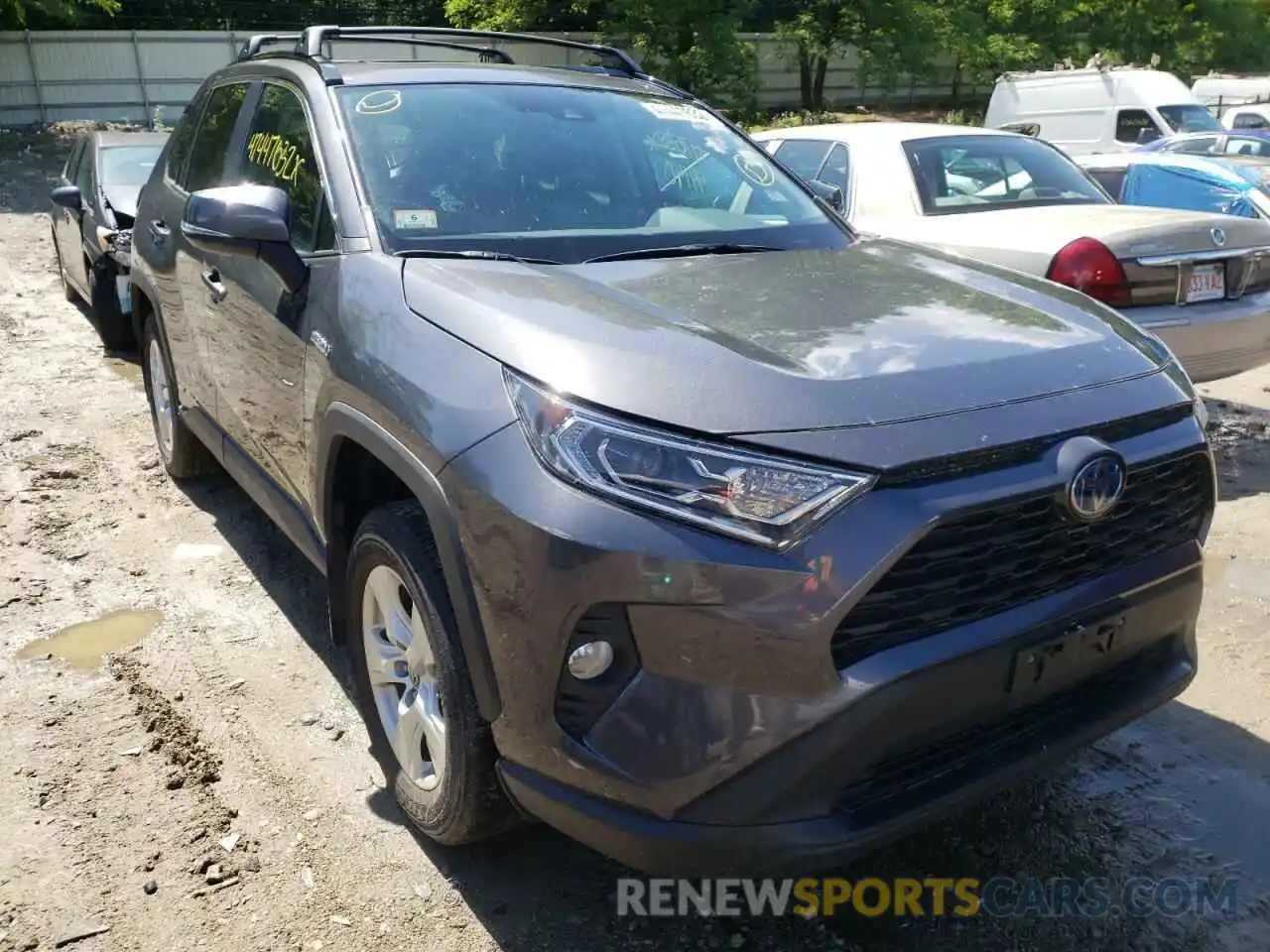 1 Photograph of a damaged car 2T3RWRFV0KW019403 TOYOTA RAV4 2019