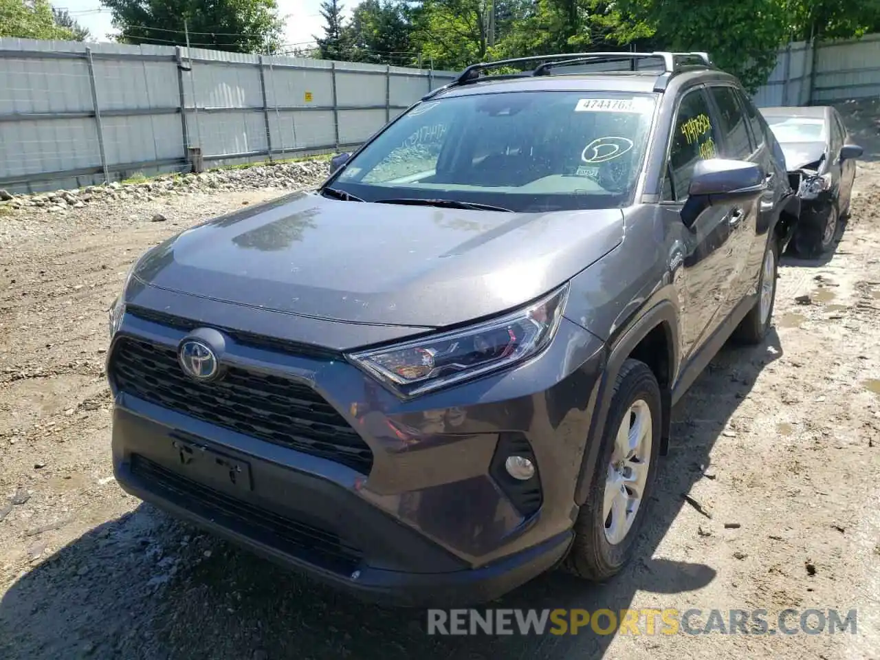 2 Photograph of a damaged car 2T3RWRFV0KW019403 TOYOTA RAV4 2019