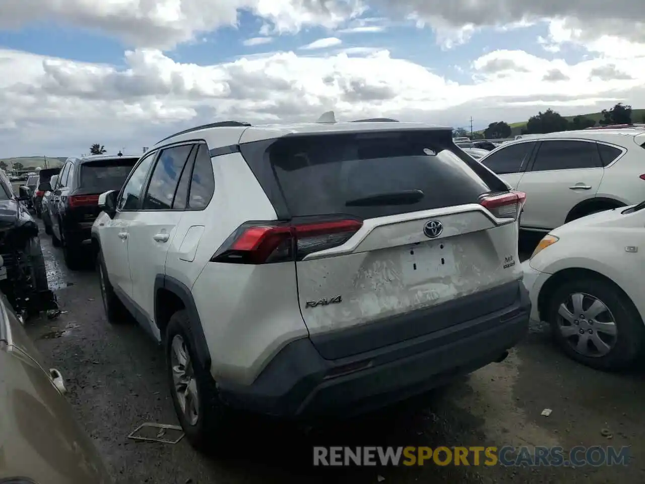 2 Photograph of a damaged car 2T3RWRFV0KW024875 TOYOTA RAV4 2019