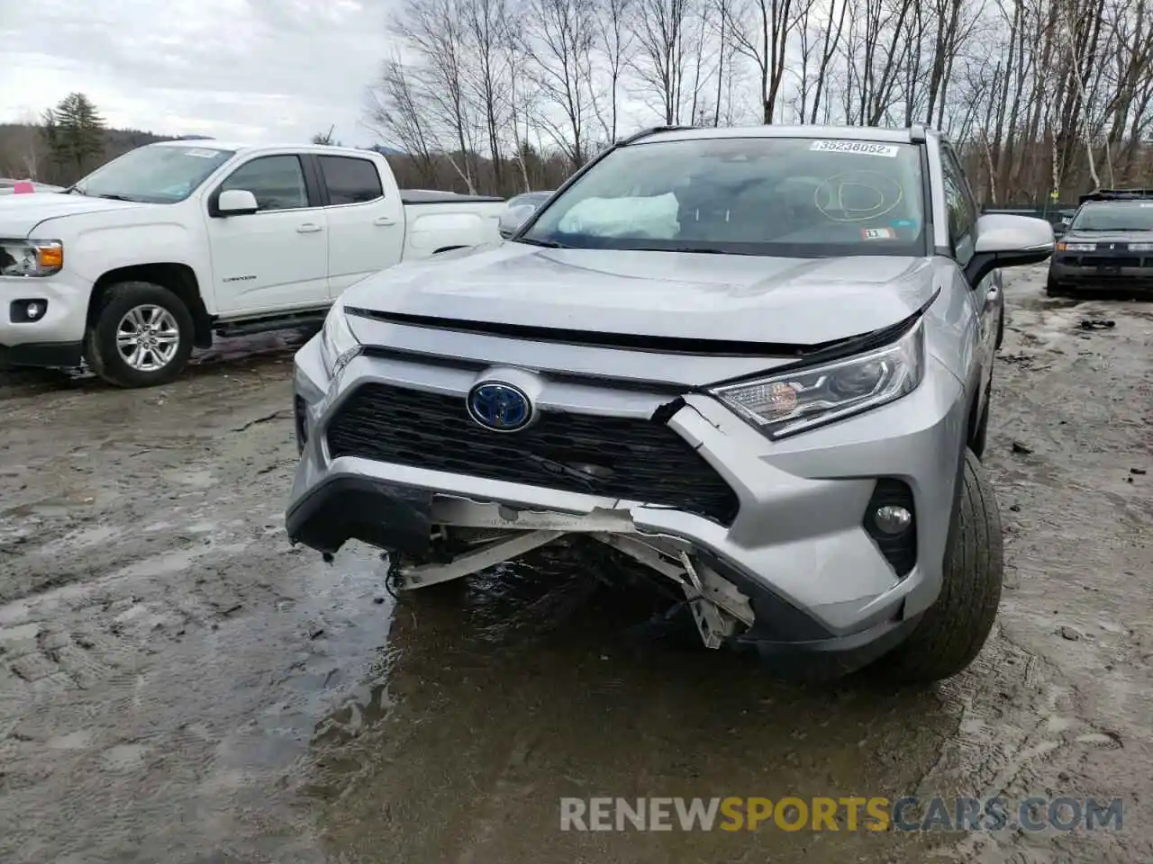 9 Photograph of a damaged car 2T3RWRFV0KW027467 TOYOTA RAV4 2019