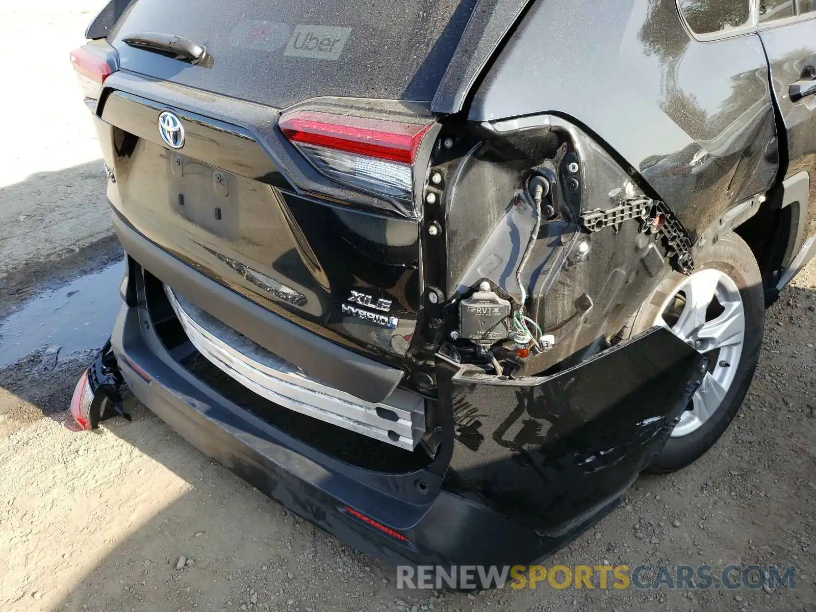 9 Photograph of a damaged car 2T3RWRFV0KW029445 TOYOTA RAV4 2019