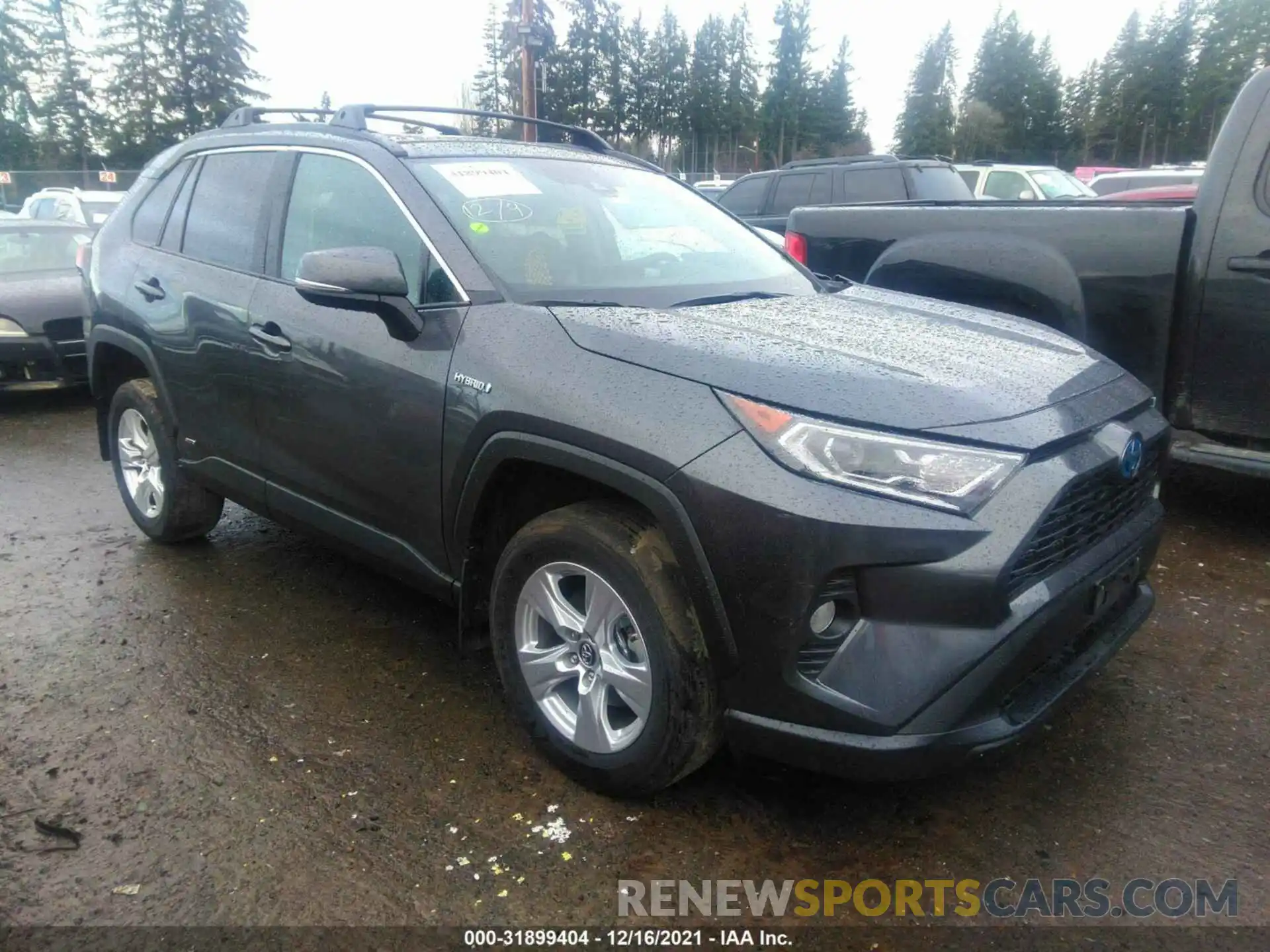 1 Photograph of a damaged car 2T3RWRFV1KW008104 TOYOTA RAV4 2019