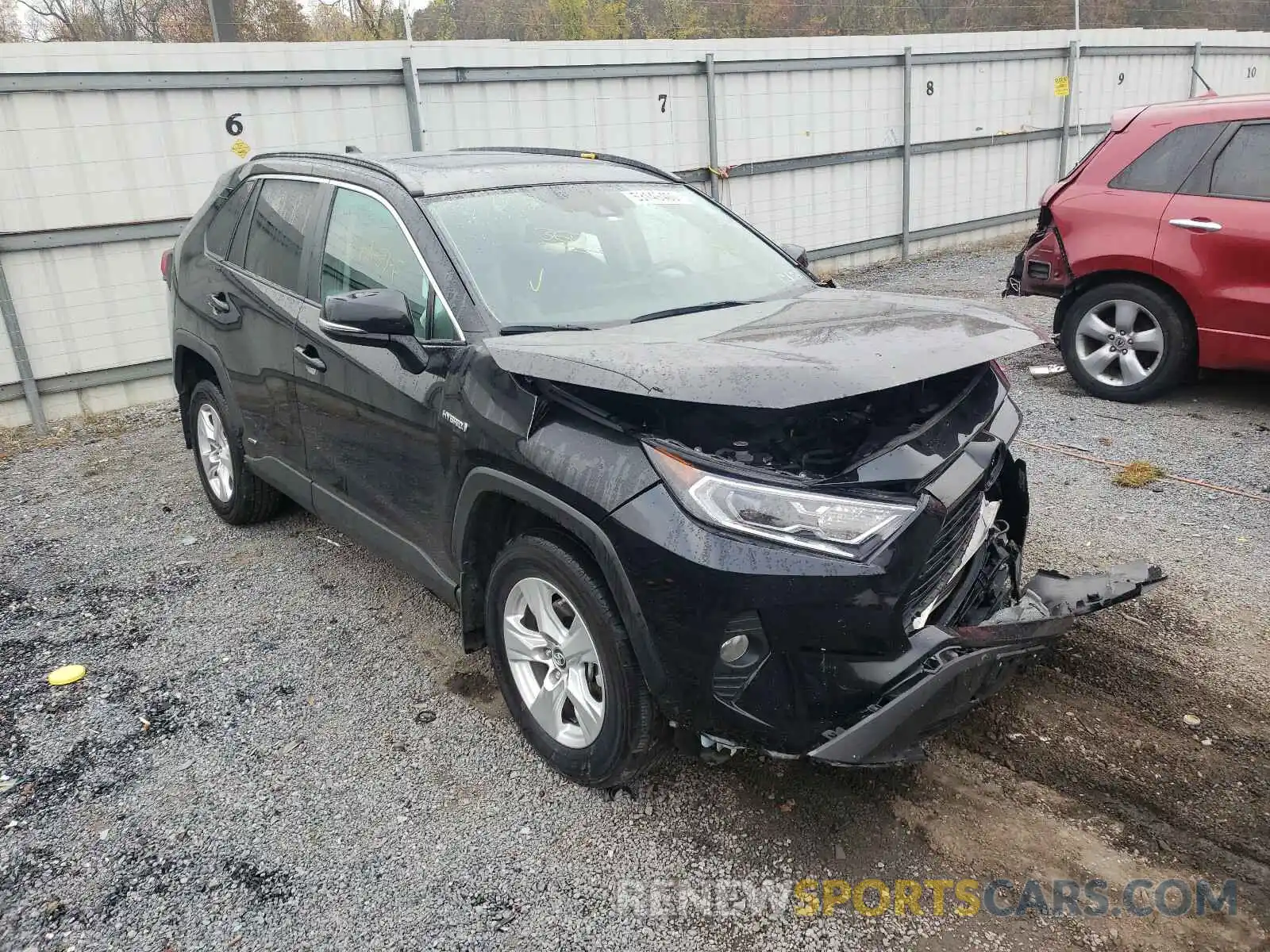 1 Photograph of a damaged car 2T3RWRFV1KW016025 TOYOTA RAV4 2019