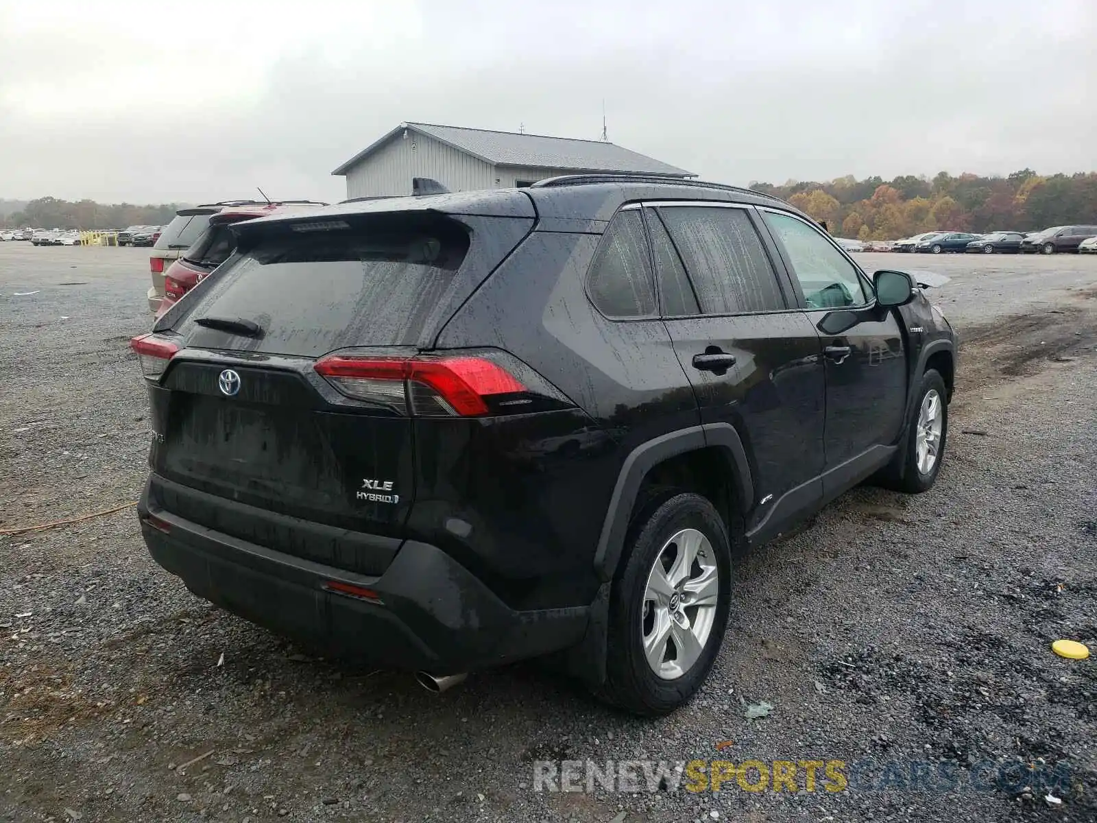 4 Photograph of a damaged car 2T3RWRFV1KW016025 TOYOTA RAV4 2019