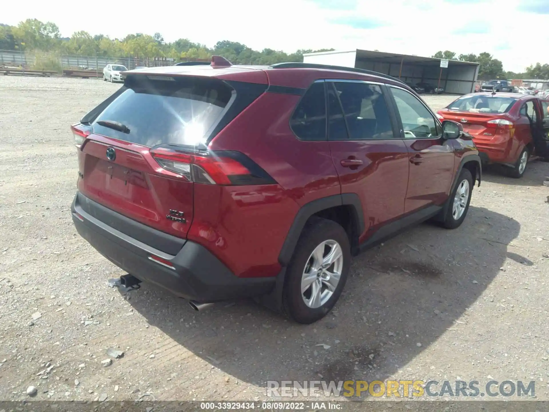 4 Photograph of a damaged car 2T3RWRFV1KW025081 TOYOTA RAV4 2019