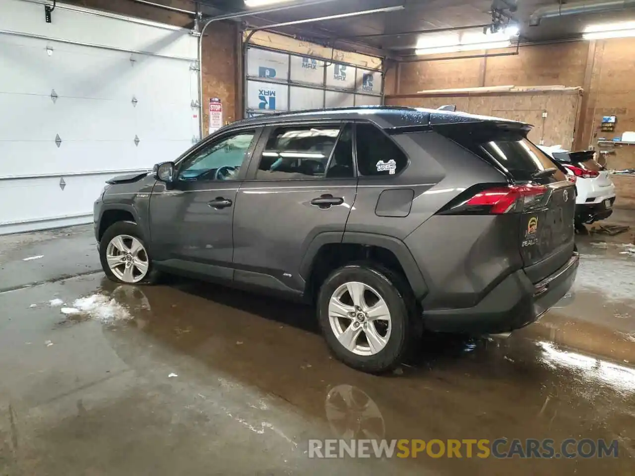 2 Photograph of a damaged car 2T3RWRFV1KW026070 TOYOTA RAV4 2019