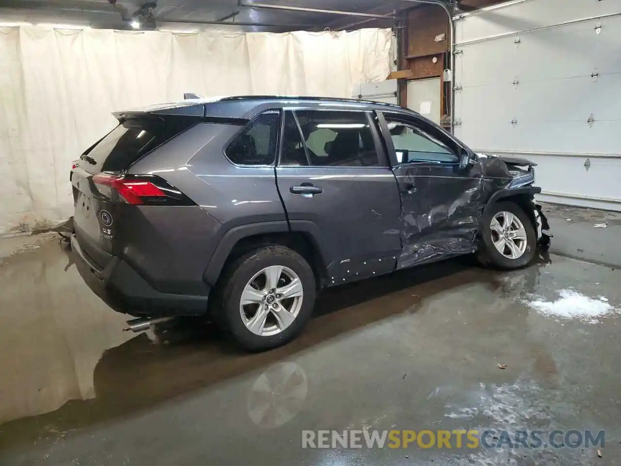 3 Photograph of a damaged car 2T3RWRFV1KW026070 TOYOTA RAV4 2019