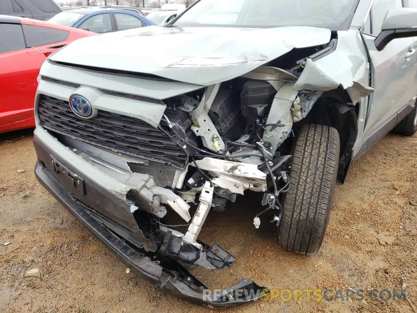 9 Photograph of a damaged car 2T3RWRFV1KW043564 TOYOTA RAV4 2019