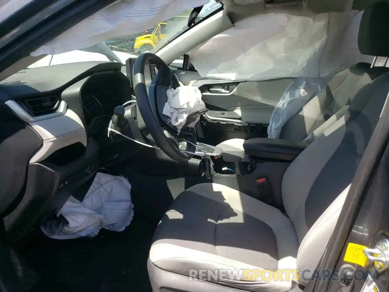 5 Photograph of a damaged car 2T3RWRFV2KW013702 TOYOTA RAV4 2019