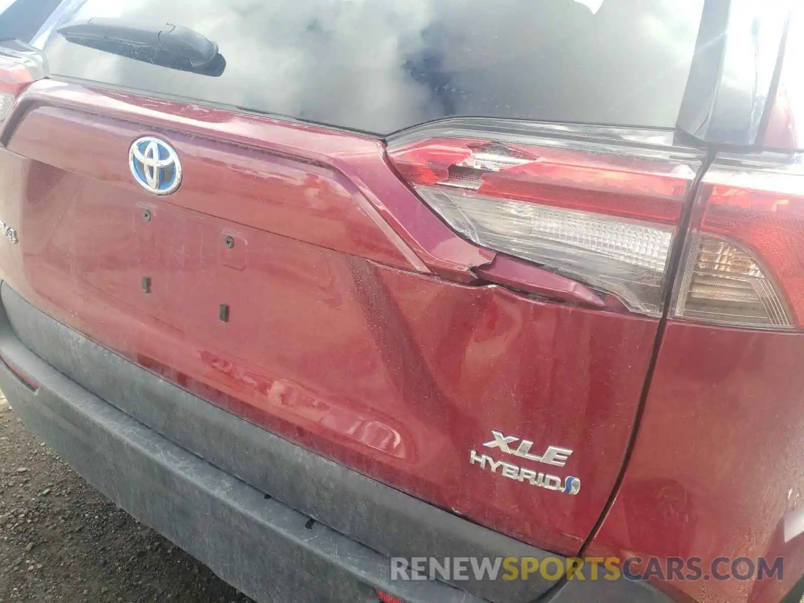 9 Photograph of a damaged car 2T3RWRFV2KW034890 TOYOTA RAV4 2019