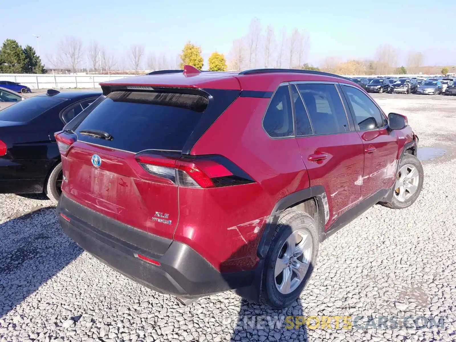 4 Photograph of a damaged car 2T3RWRFV3KW005818 TOYOTA RAV4 2019