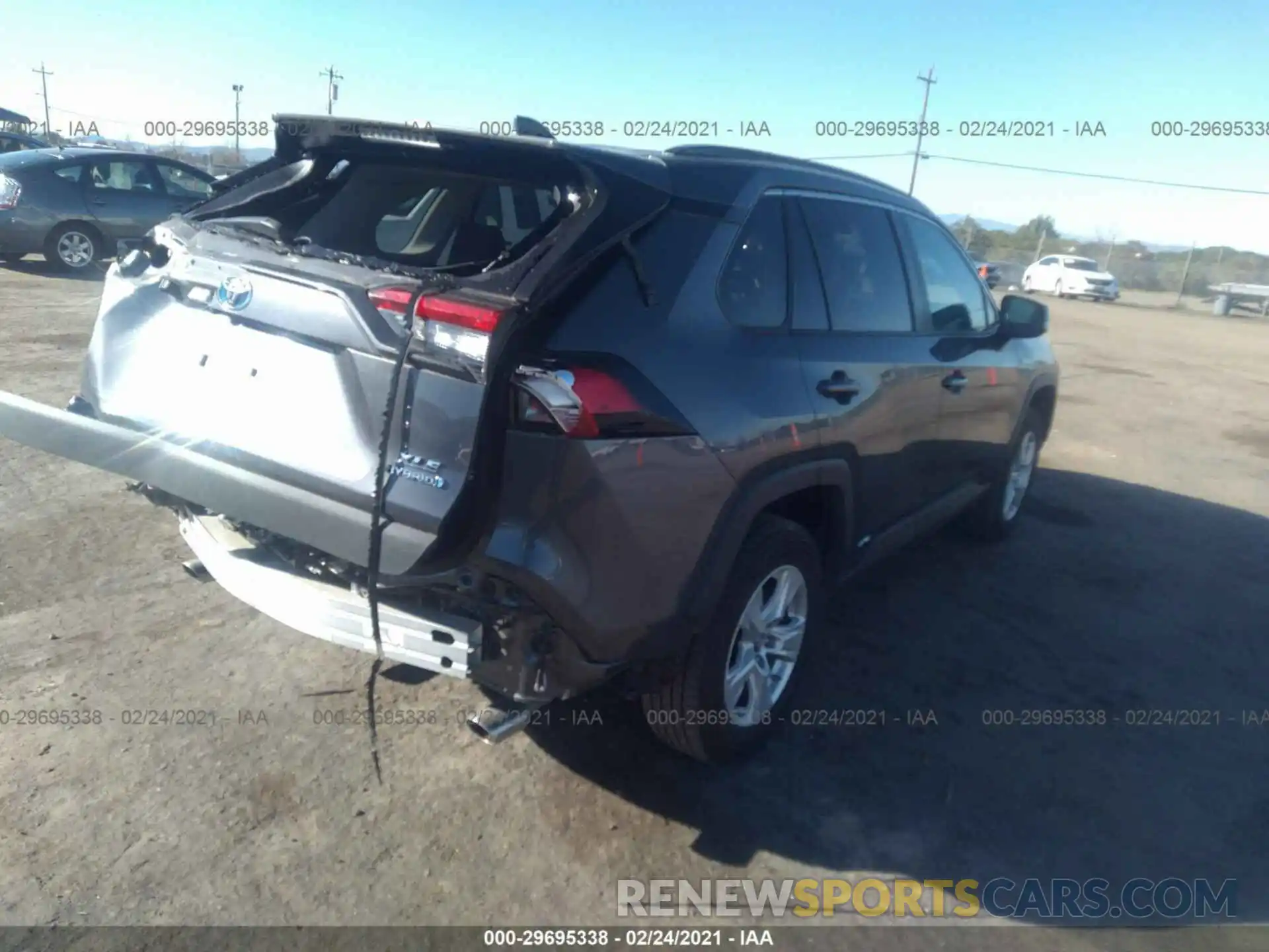 4 Photograph of a damaged car 2T3RWRFV3KW006841 TOYOTA RAV4 2019