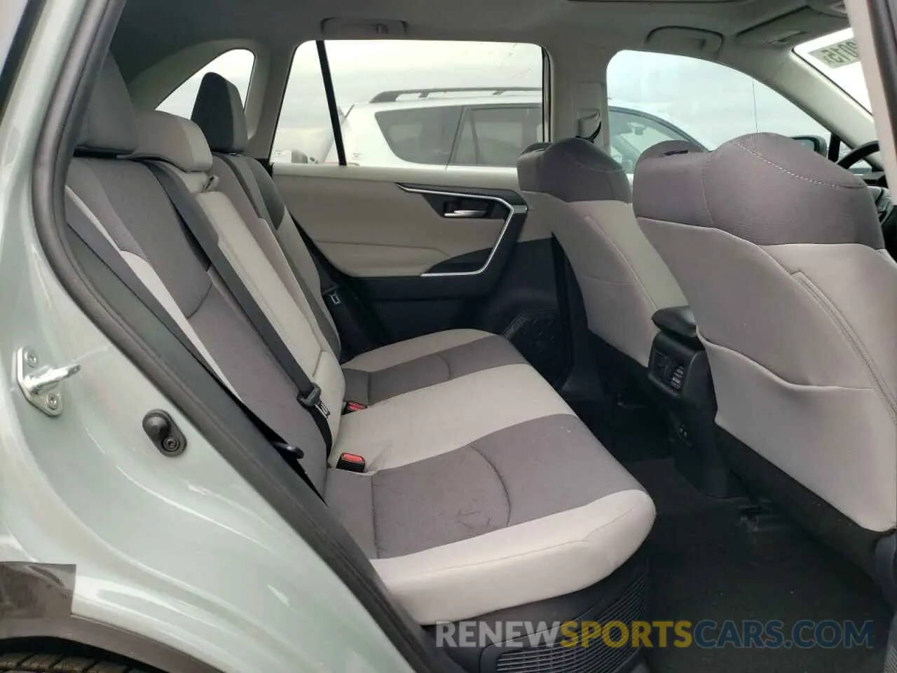 11 Photograph of a damaged car 2T3RWRFV3KW013546 TOYOTA RAV4 2019