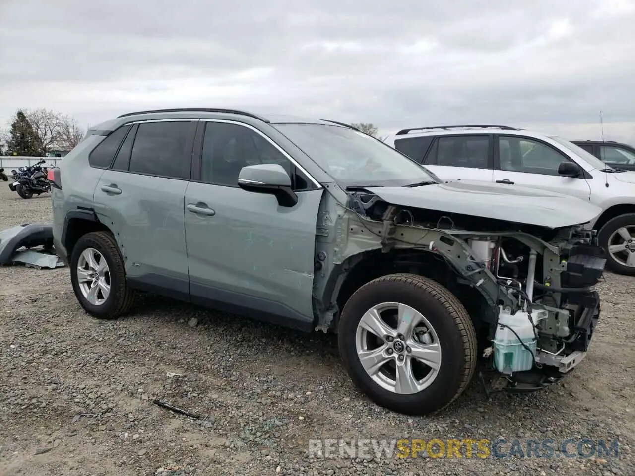4 Photograph of a damaged car 2T3RWRFV3KW013546 TOYOTA RAV4 2019