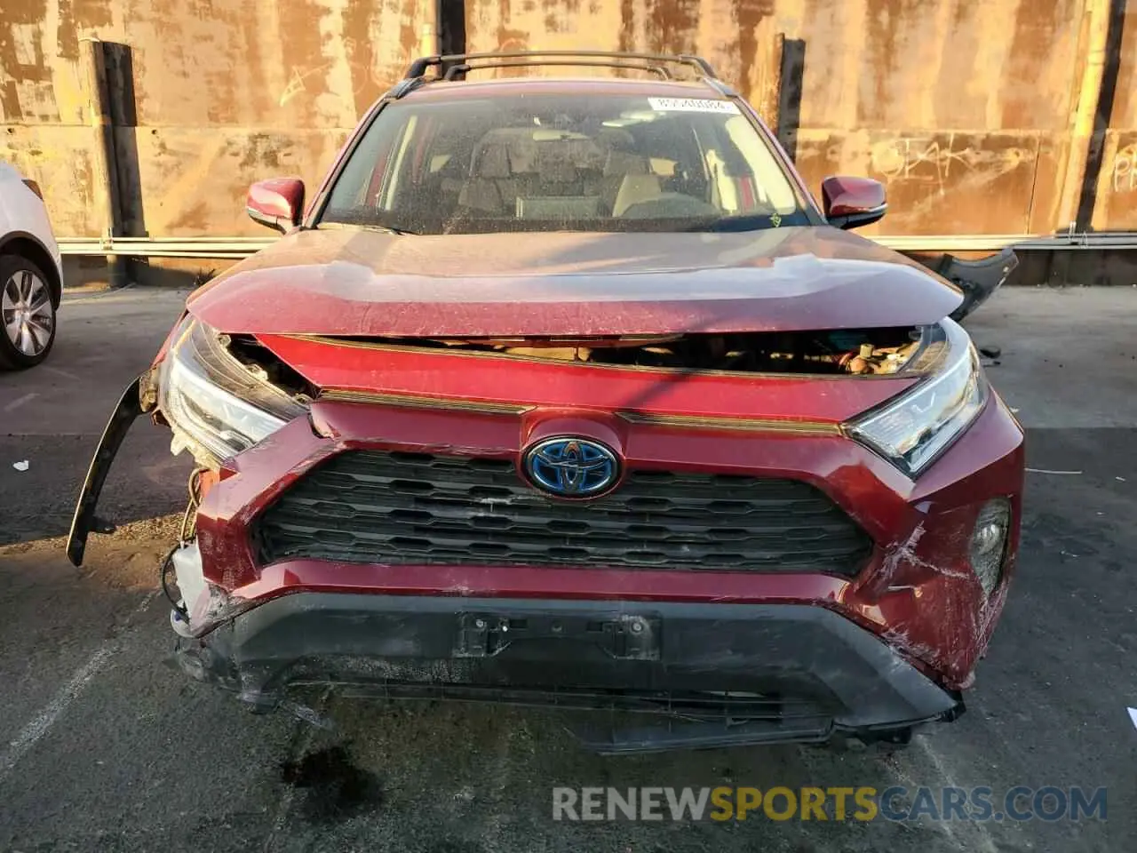 5 Photograph of a damaged car 2T3RWRFV3KW023249 TOYOTA RAV4 2019